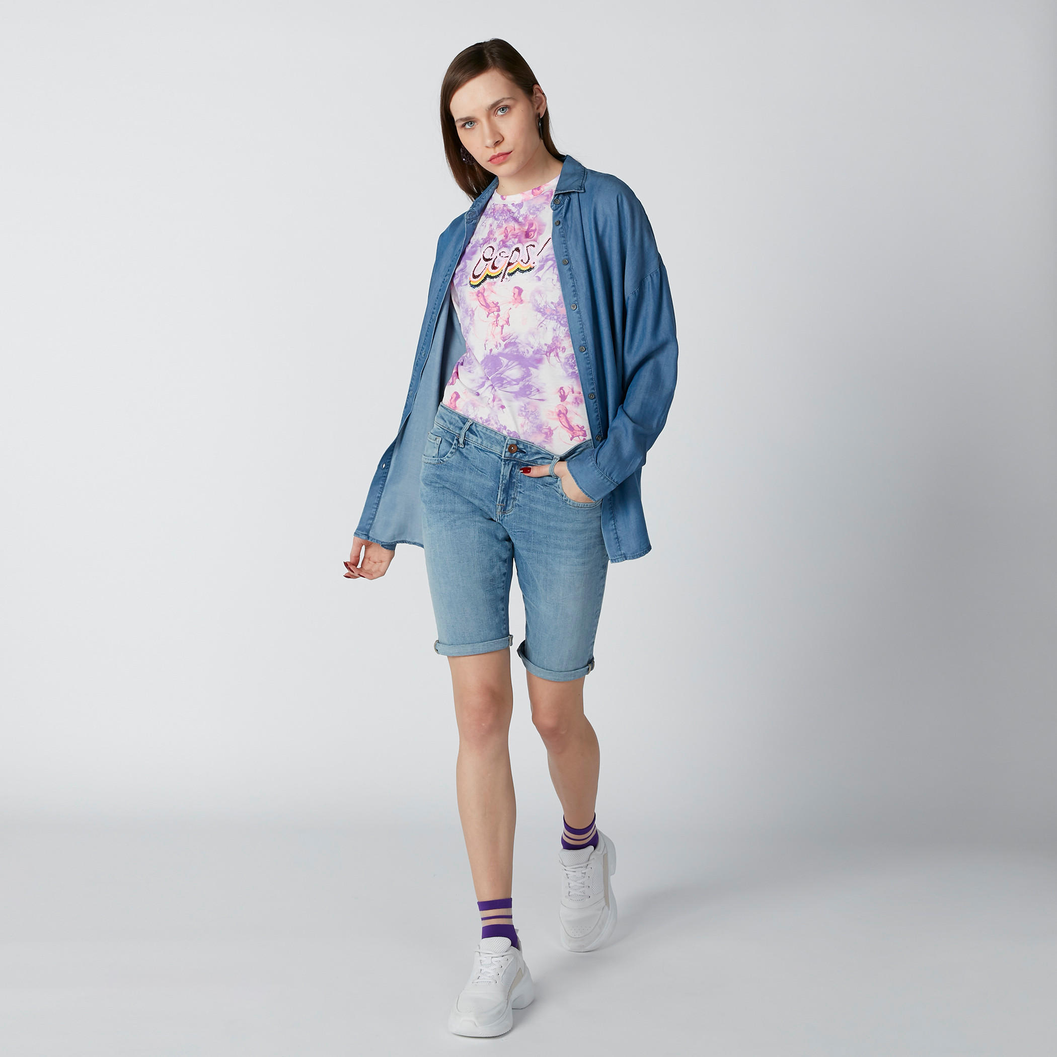 شورت دينم بجيوب-women-clothing-bottoms-shorts-image-1