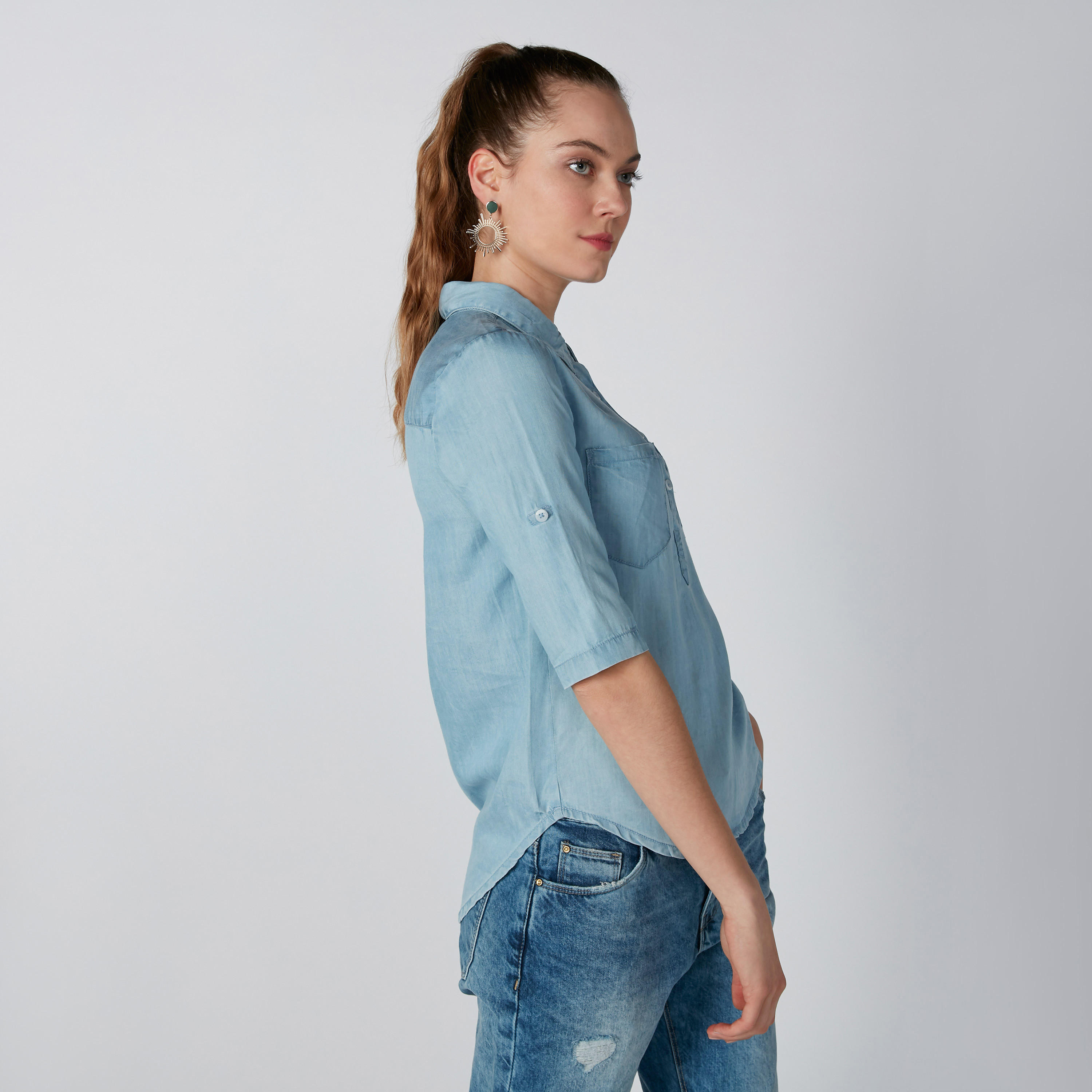 بلوزة مستدامة دينم بياقة عادية وأكمام قصيرة-women-clothing-shirtsandblouses-blouses-image-4