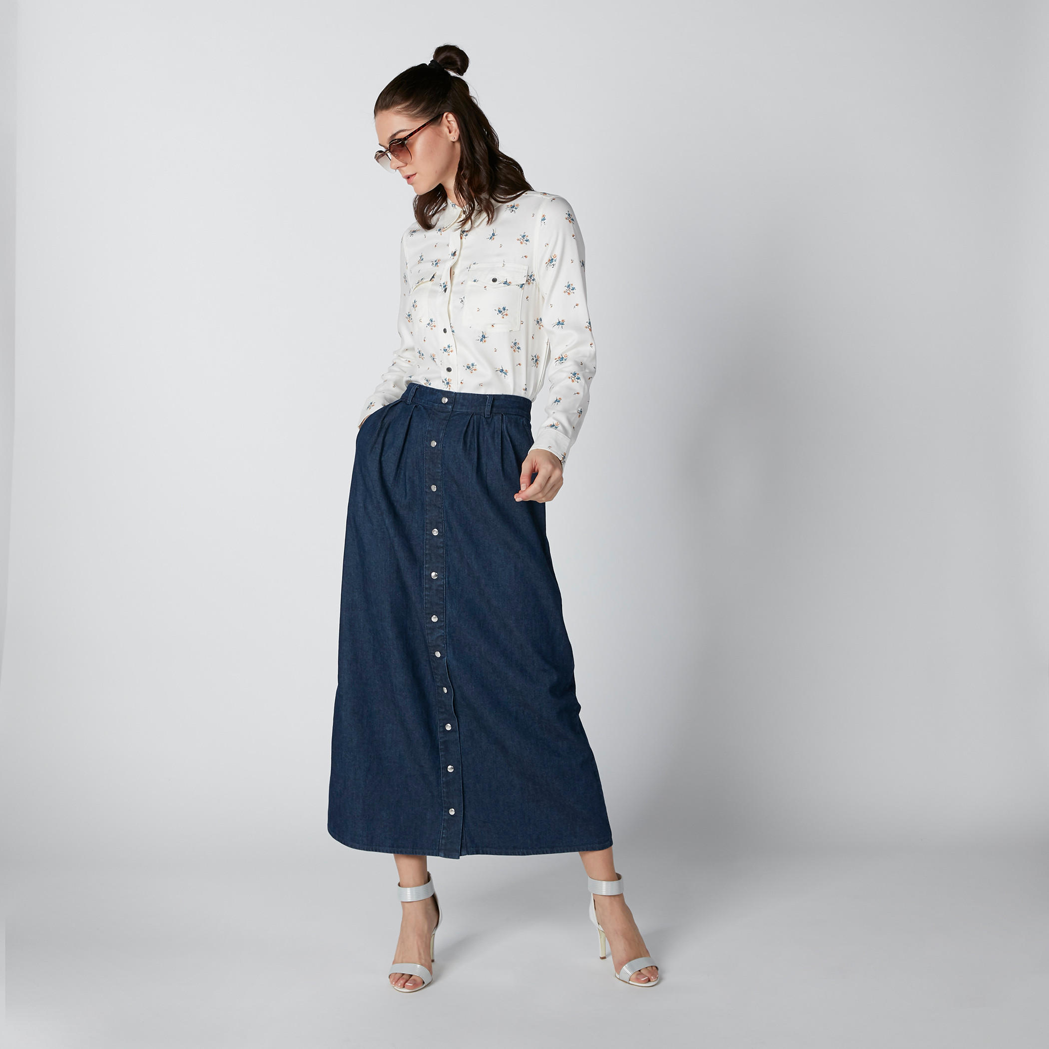 تنورة مستدامة طويلة بأزرار وجيوب -women-clothing-bottoms-skirts-image-1