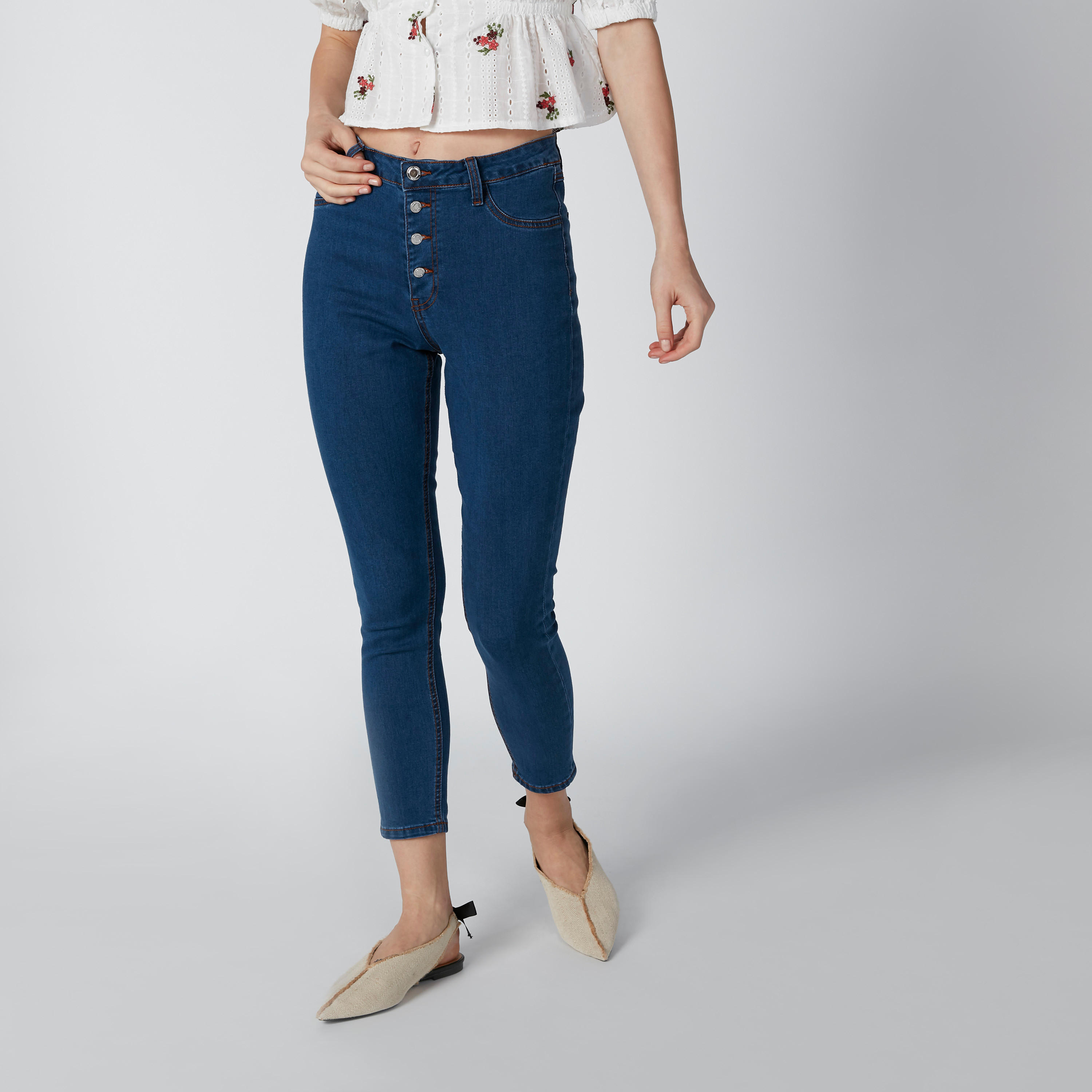 بنطال جينز بجيوب وحلقات حزام-women-clothing-bottoms-jeans-image-4