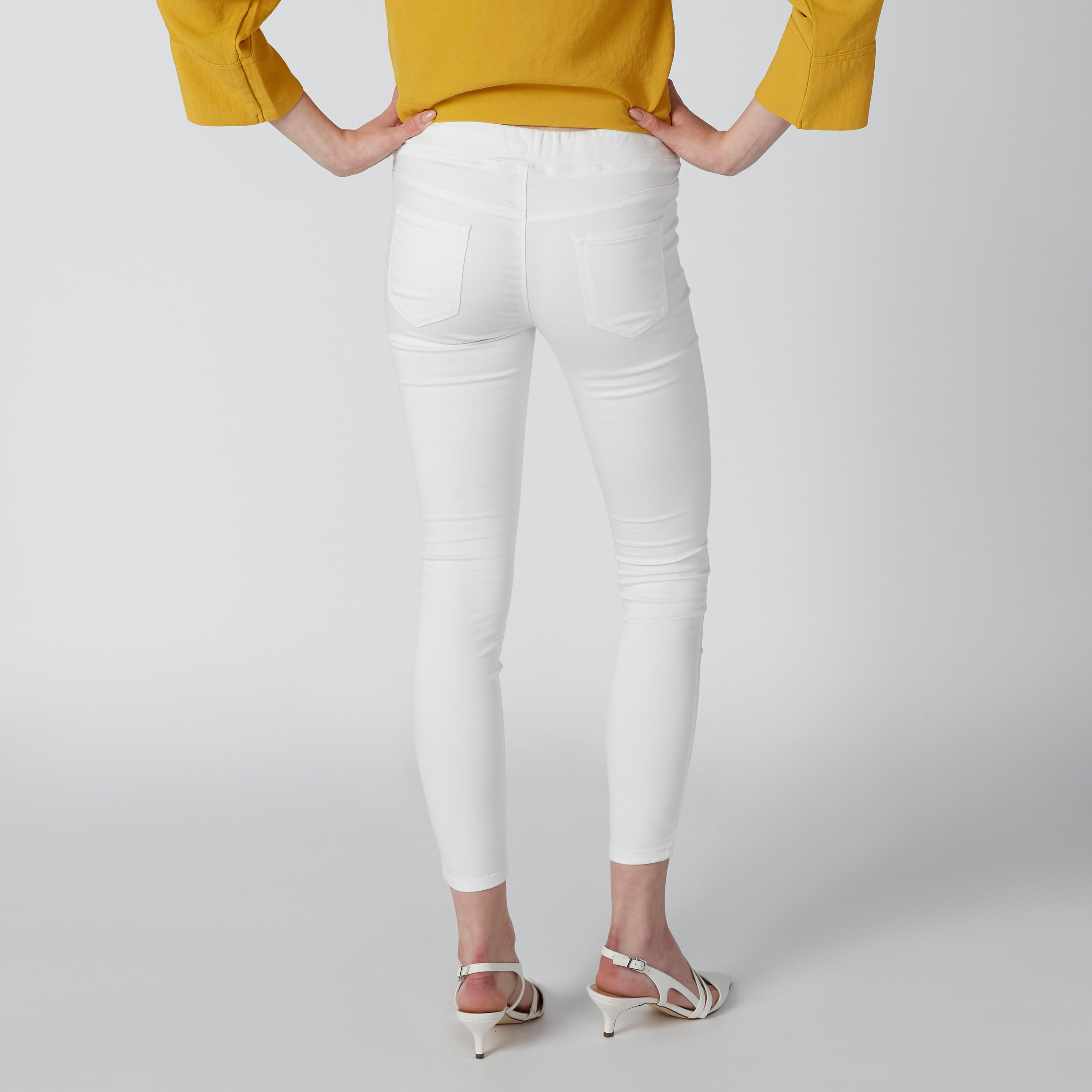 بنطال جينز سادة برباط وجيوب-women-clothing-bottoms-jeans-image-2