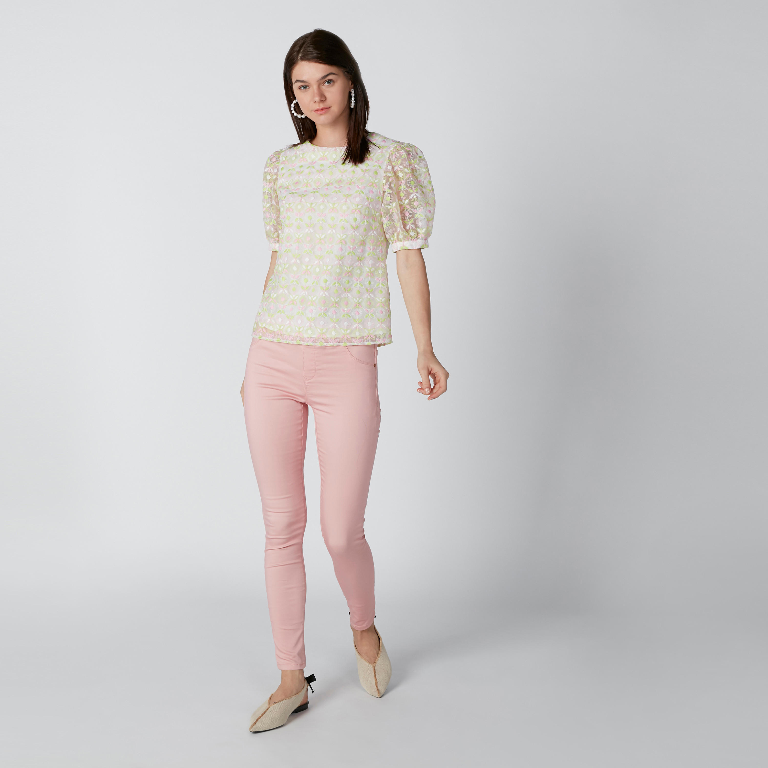بنطال جينز بقصة سكيني ورباط وجيوب-women-clothing-bottoms-jeans-image-1