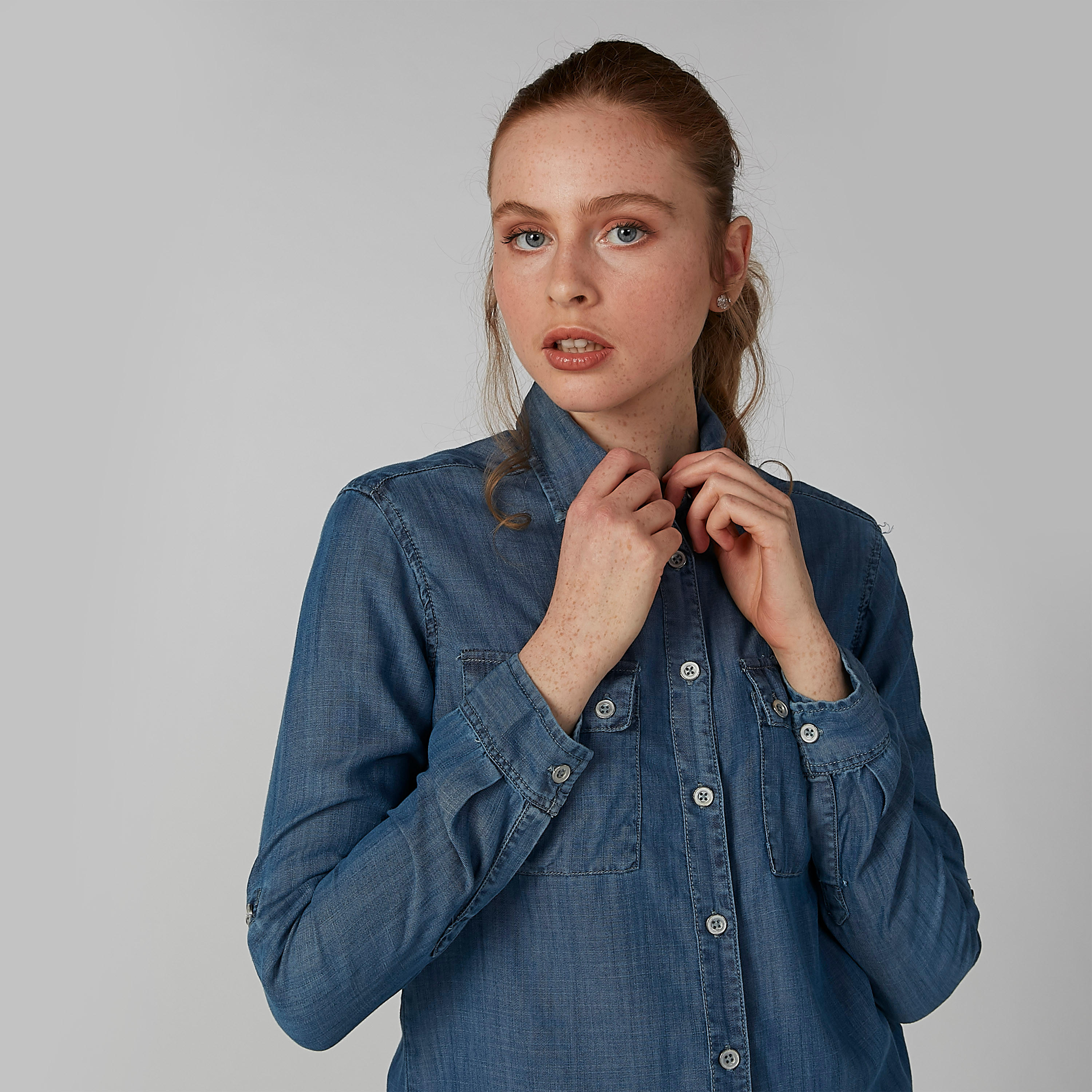 قميص من قماش الدنيم بأكمام طويلة وجيوب بطية-women-clothing-shirtsandblouses-shirts-image-4