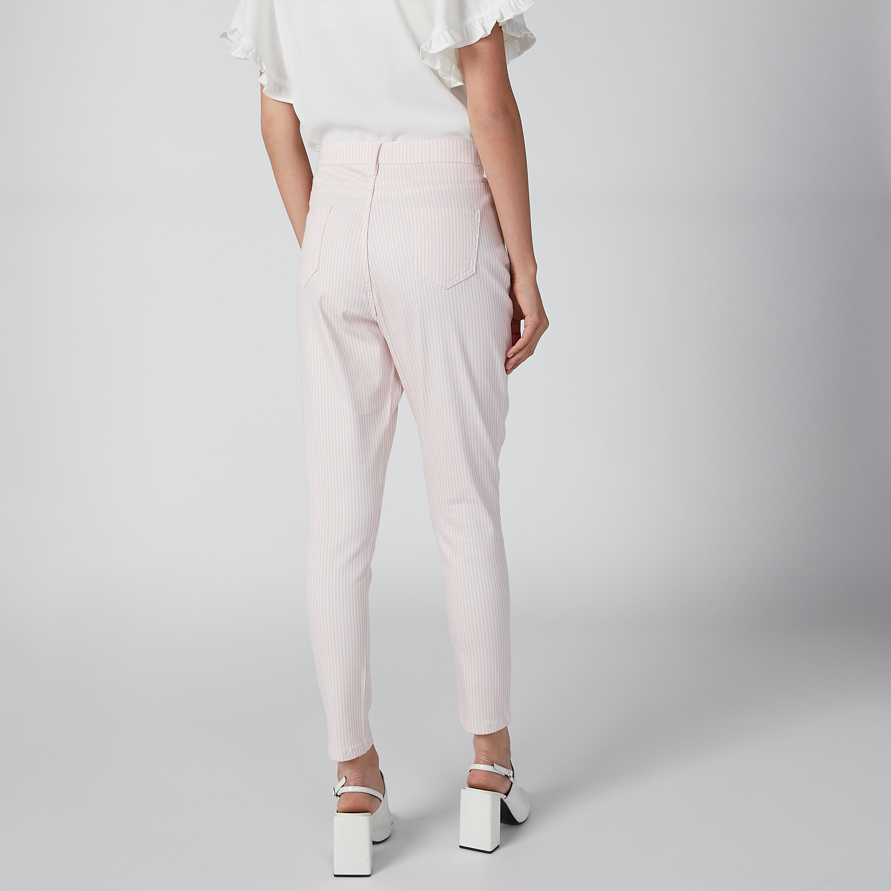 بنطال جينز بجيوب-women-clothing-bottoms-jeans-image-2