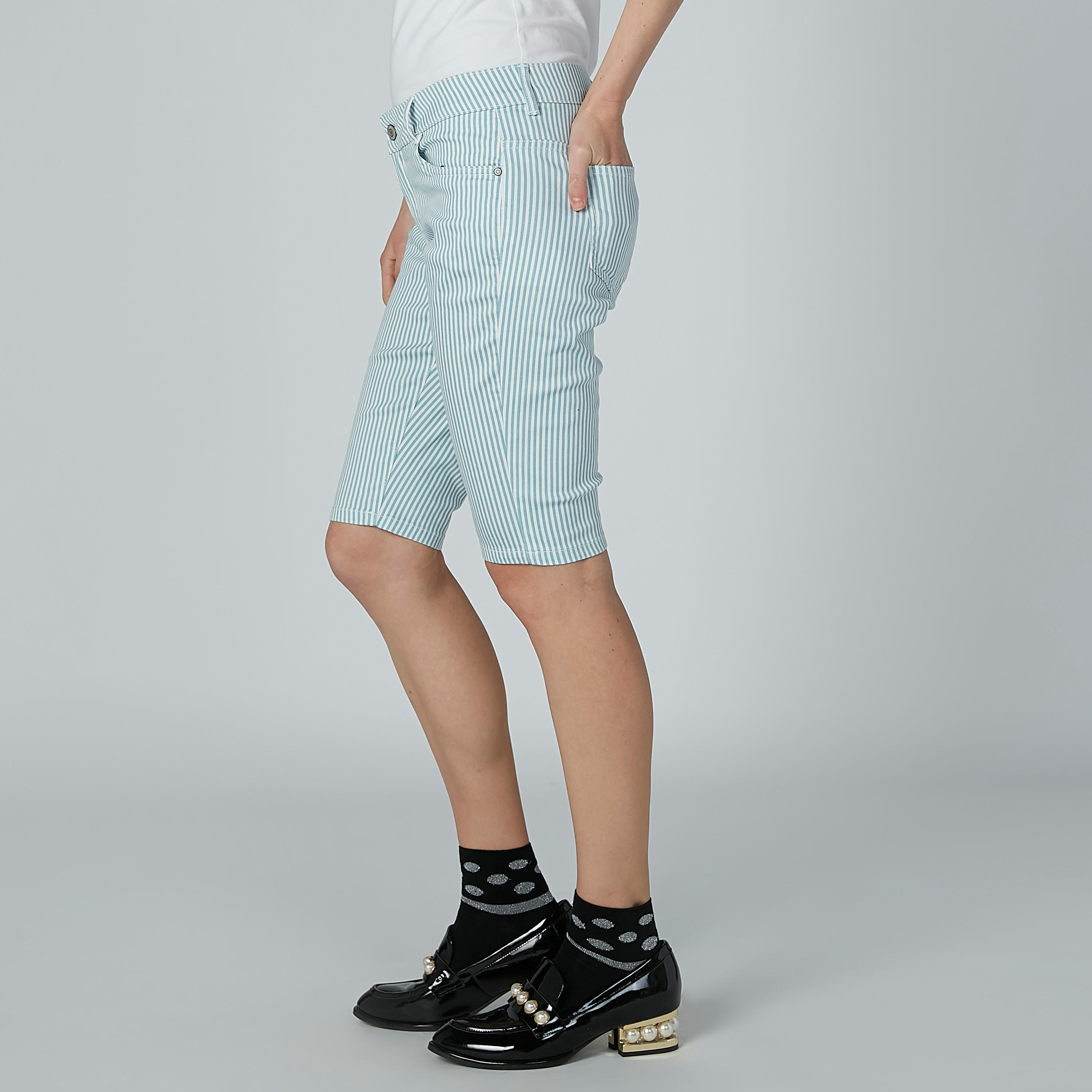 شورت دينم مقلّم بجيوب-women-clothing-bottoms-shorts-image-3