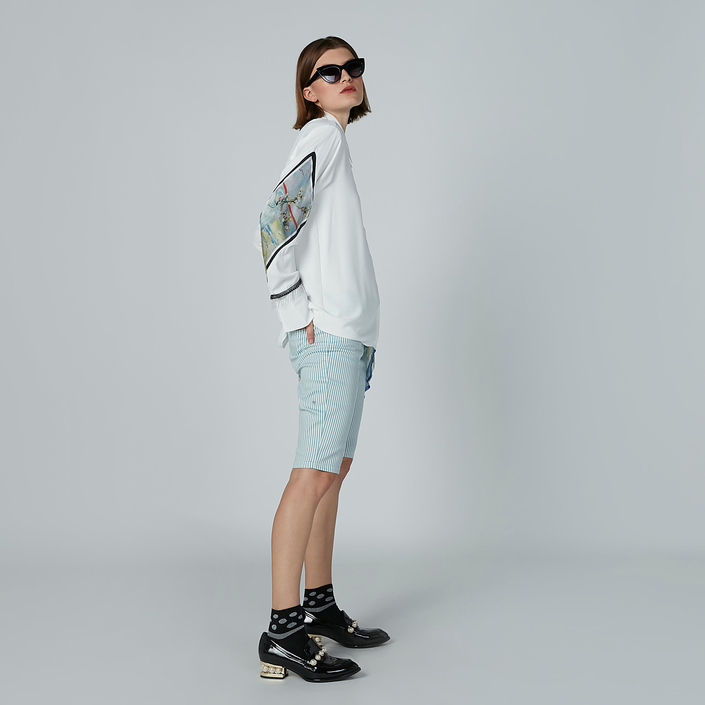 شورت دينم مقلّم بجيوب-women-clothing-bottoms-shorts-image-4