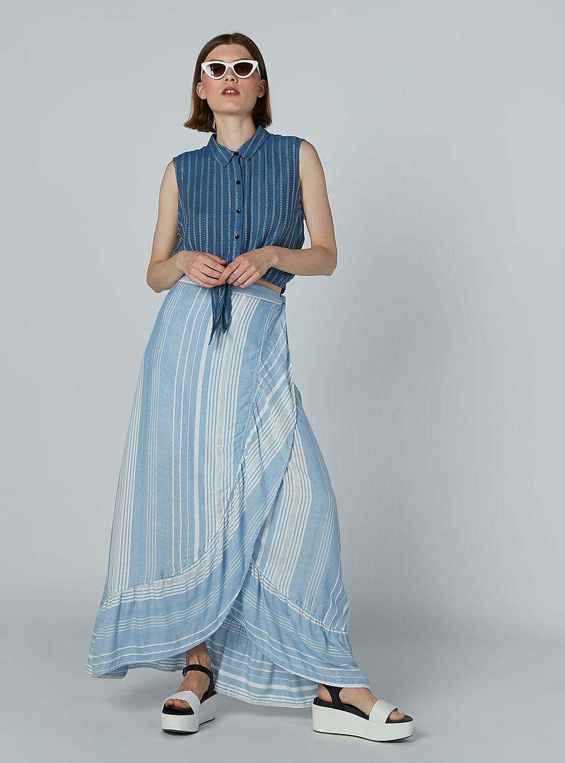 قميص مقلّم دون أكمام بياقة عاديّة وتفاصيل معقودة-women-clothing-shirtsandblouses-shirts-image-5
