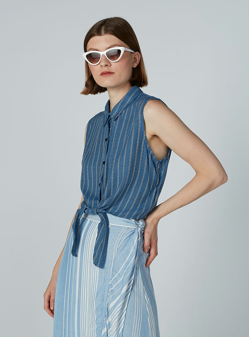 قميص مقلّم دون أكمام بياقة عاديّة وتفاصيل معقودة-women-clothing-shirtsandblouses-shirts-image-6