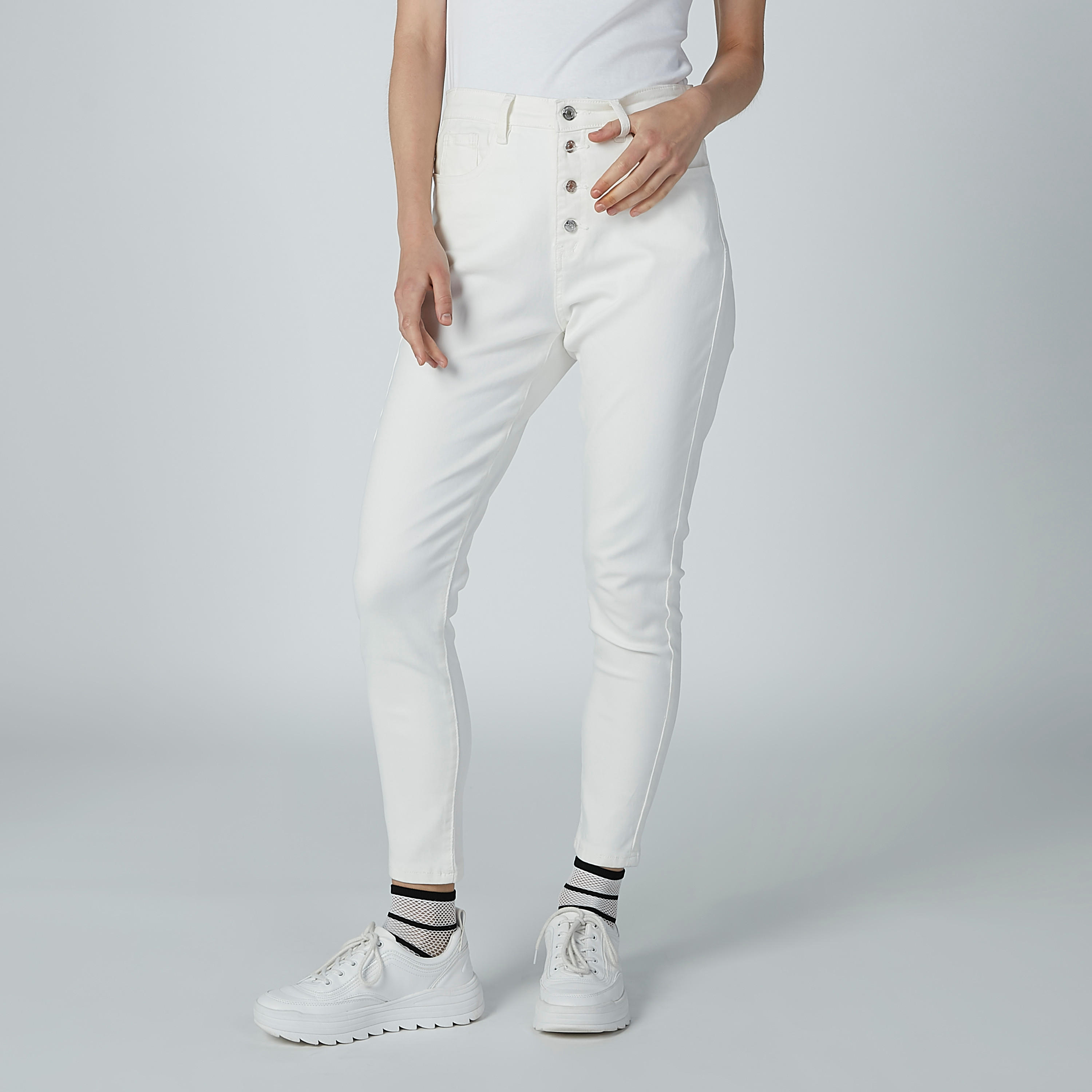 بنطال جينز طويل بجيوب وحلقات للحزام-women-clothing-bottoms-jeans-image-3