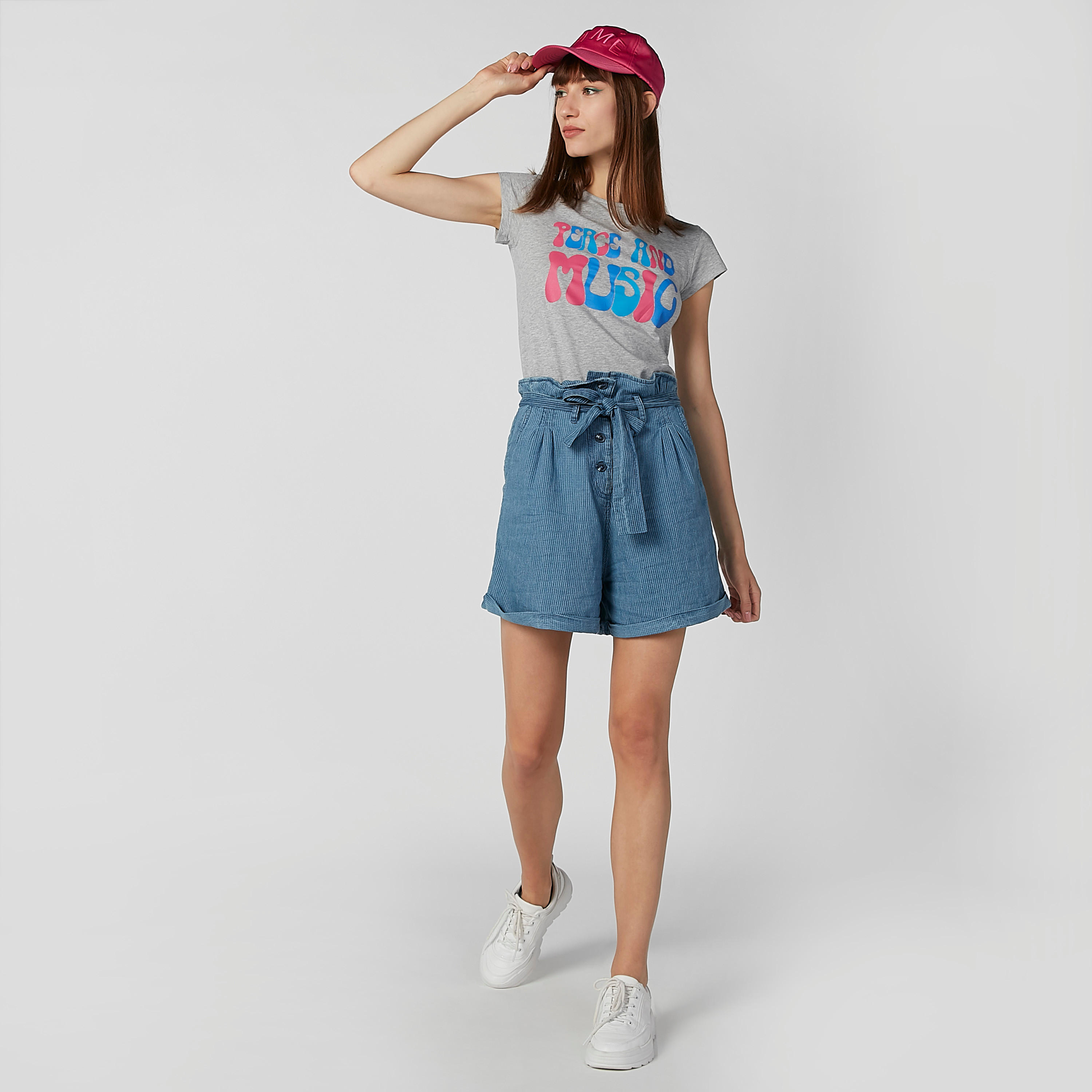 شورت مقلم بخصر متوسط الارتفاع وجيوب وأربطة-women-clothing-bottoms-shorts-image-2