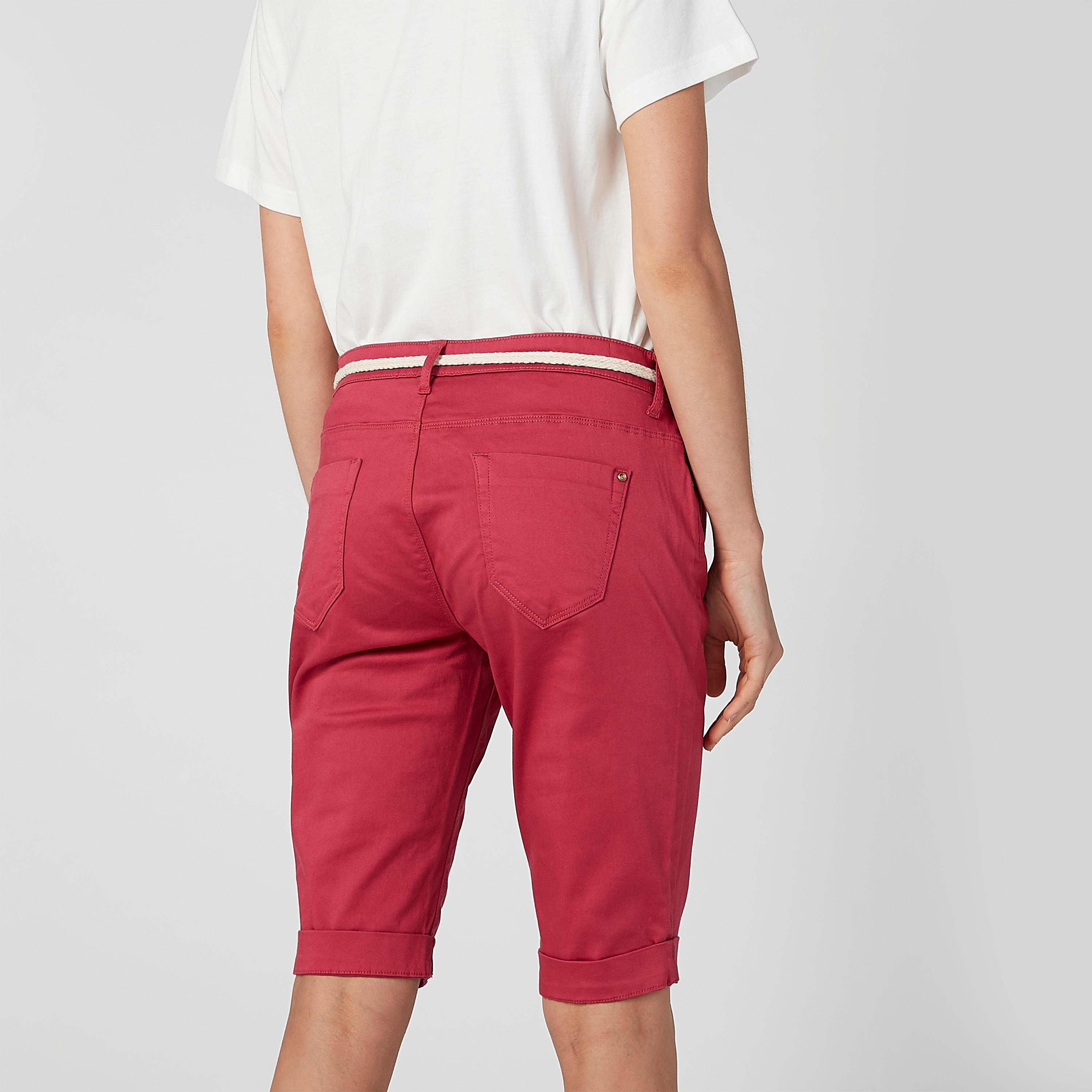 شورت سادة بقصّة سليم وخصر متوسط الارتفاع وجيوب-women-clothing-bottoms-shorts-image-5