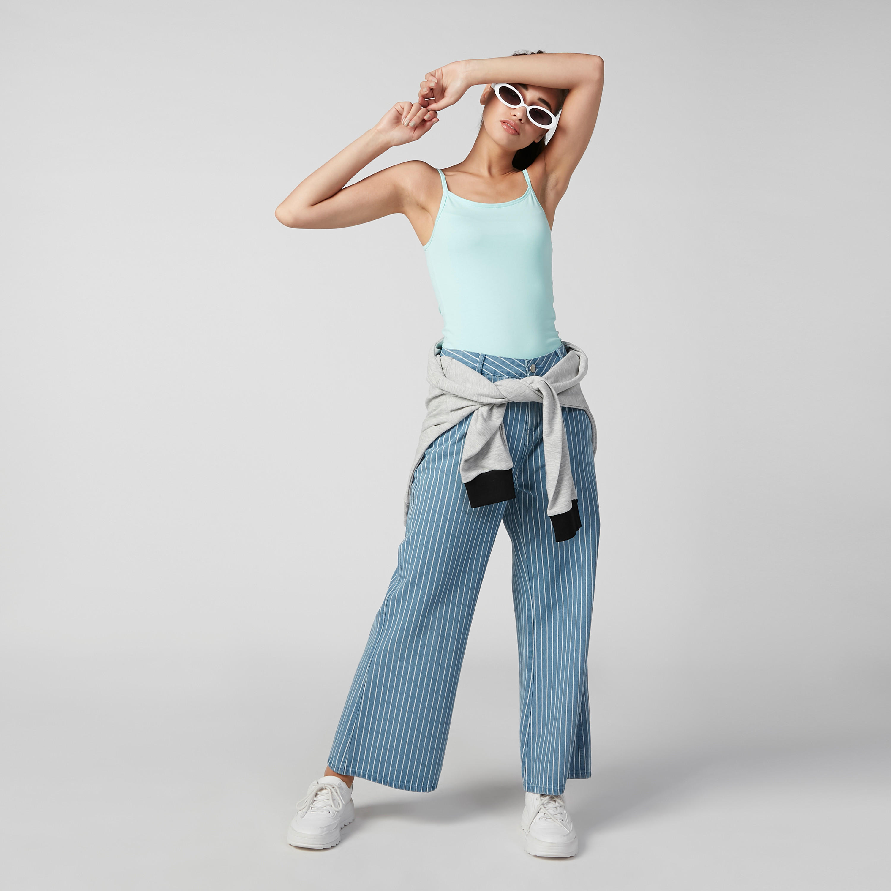 بنطلون جينز  مستدام بقصّة بوت وخصر متوسط الارتفاع وجيوب-women-clothing-bottoms-jeans-image-1