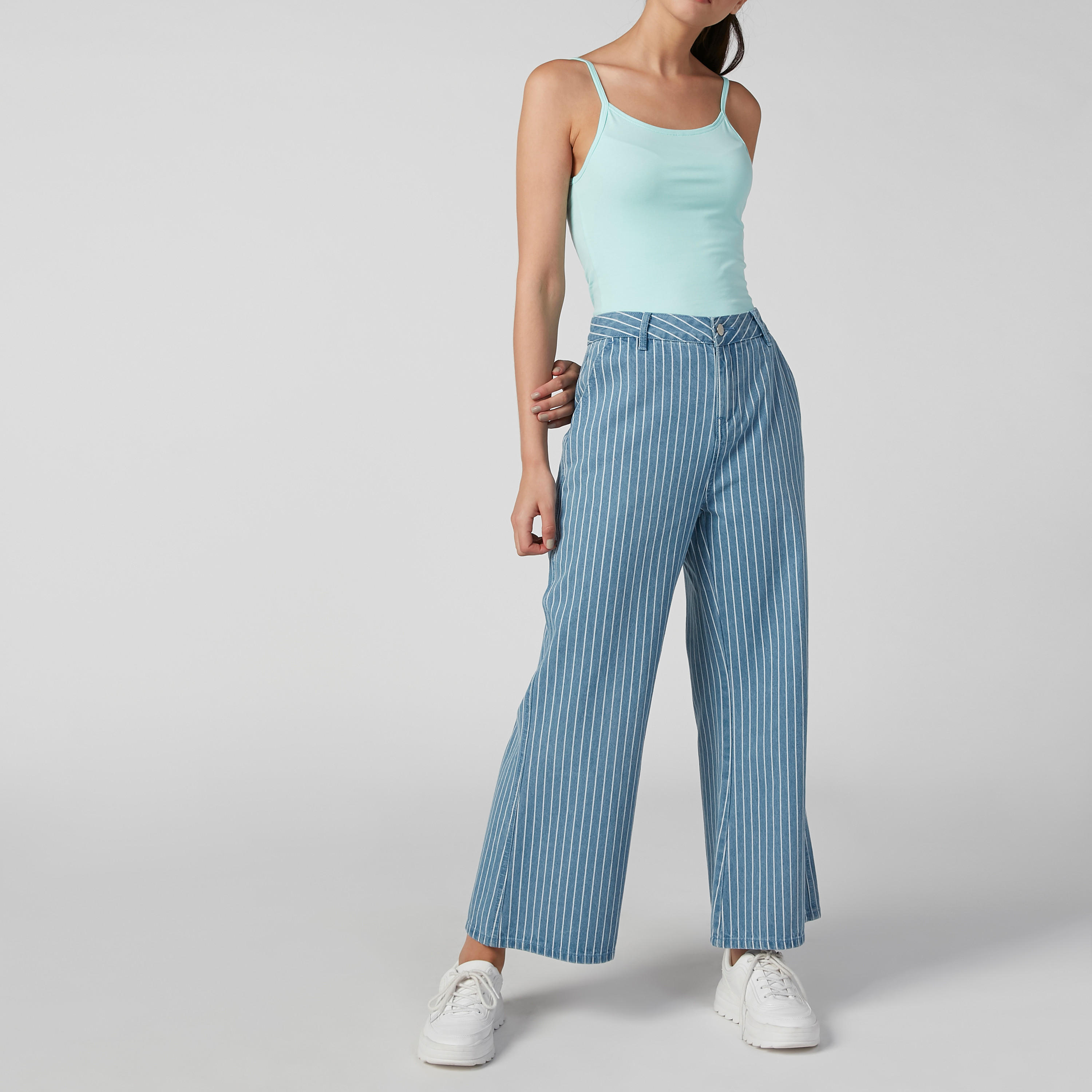 بنطلون جينز  مستدام بقصّة بوت وخصر متوسط الارتفاع وجيوب-women-clothing-bottoms-jeans-image-2