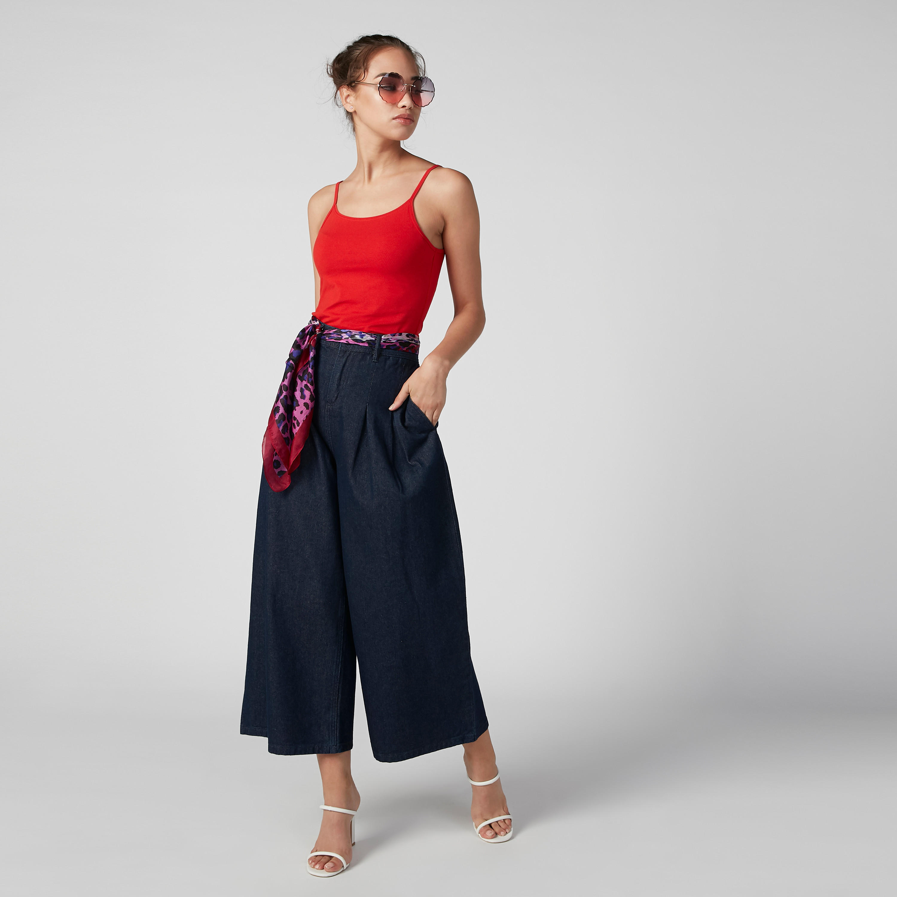 بنطلون جينز مستدام واسع بخصر متوسط الارتفاع وجيوب-women-clothing-bottoms-trousers-image-1