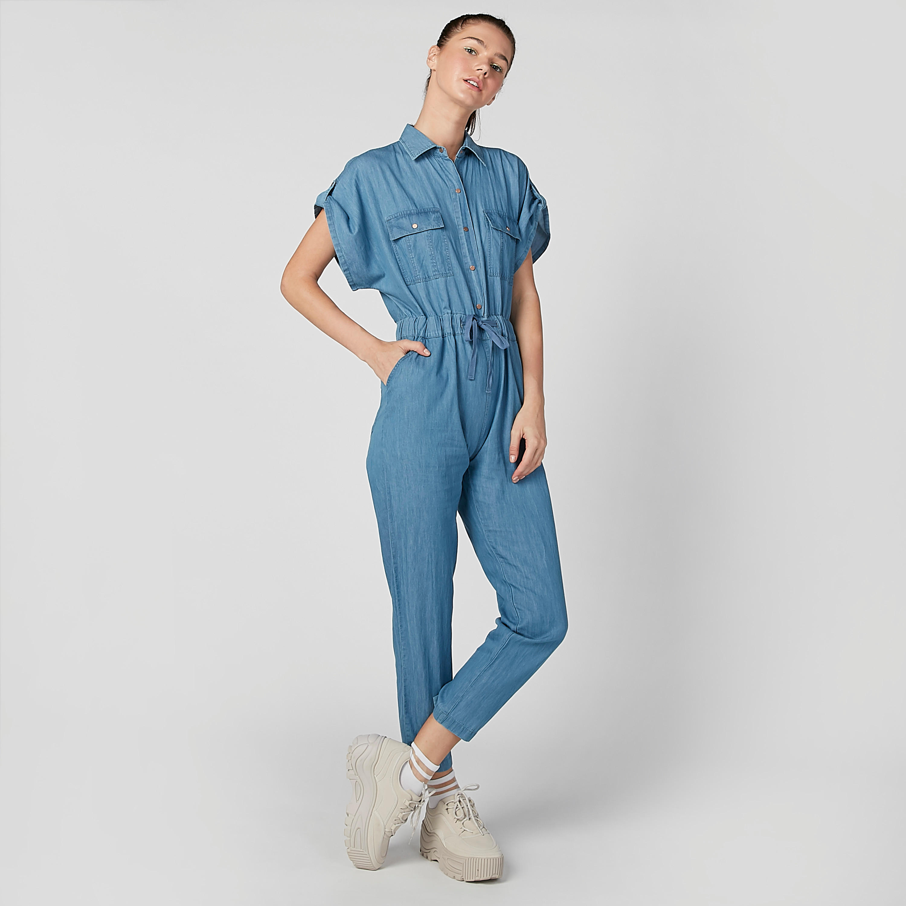 أفرول مستدام دينم سكيني بأكمام متصلة وجيوب -women-clothing-jumpsuits-image-2