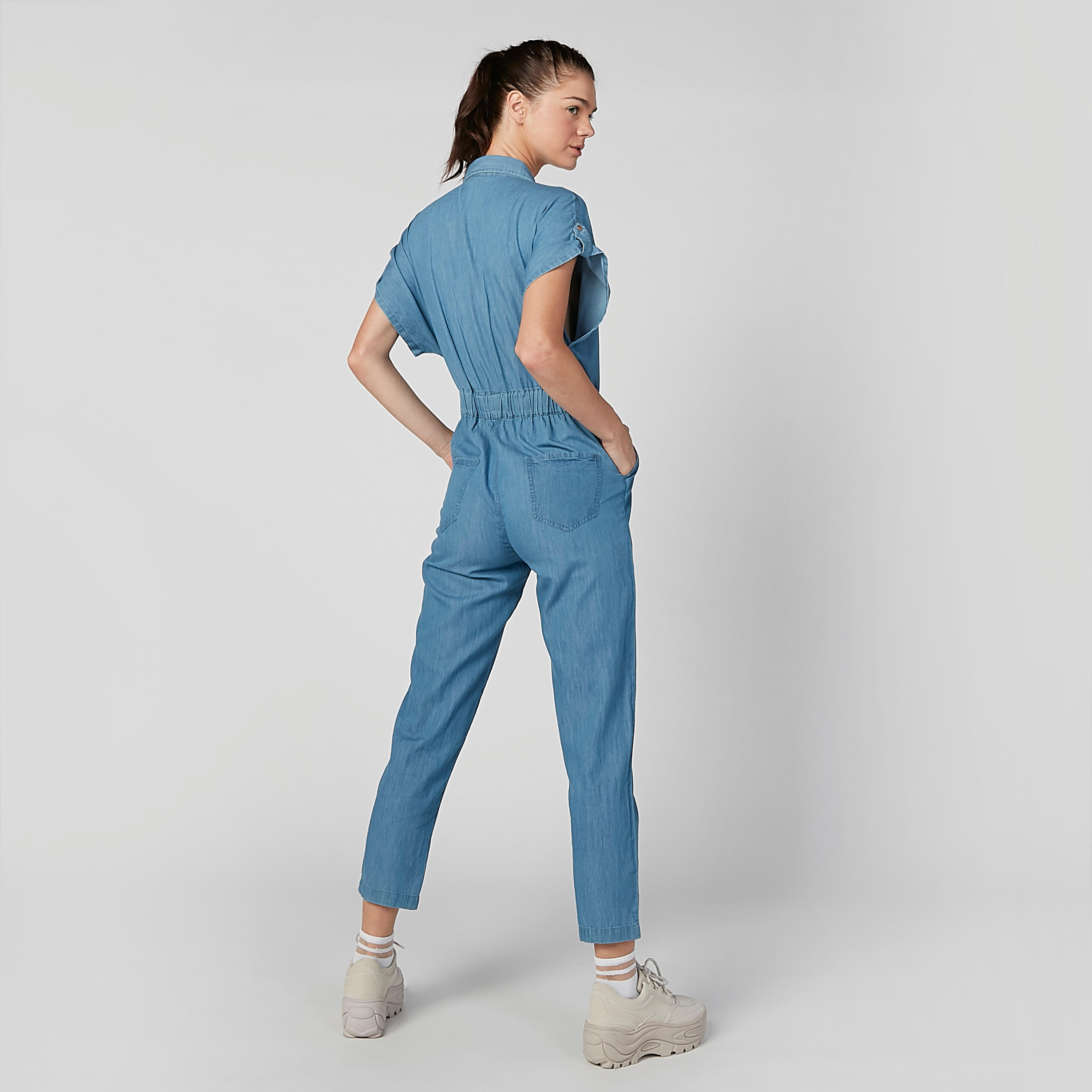 أفرول مستدام دينم سكيني بأكمام متصلة وجيوب -women-clothing-jumpsuits-image-6