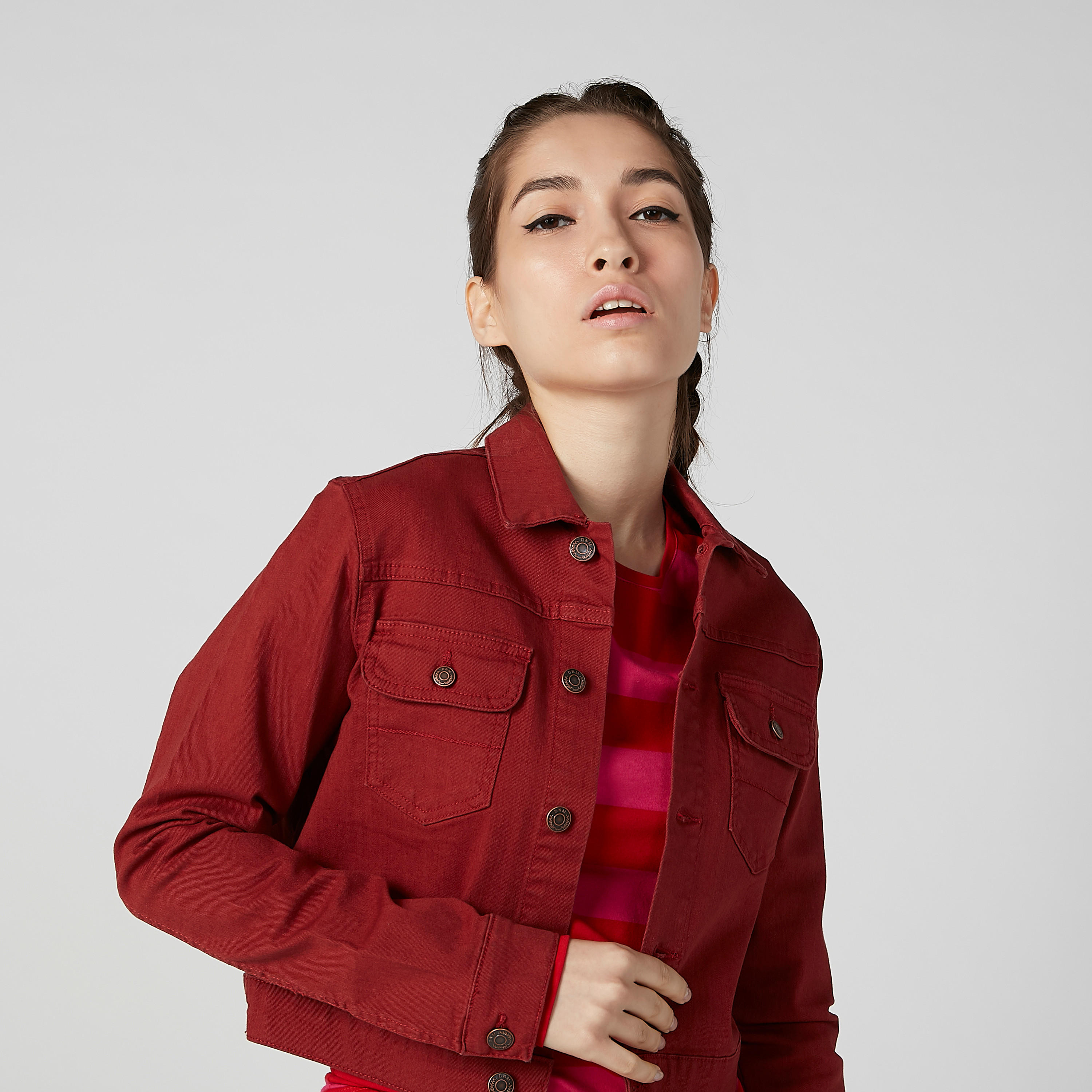 جاكيت دينم مستدامة سادة بأكمام طويلة وجيوب بطيّة-women-winterwear-coatsandjackets-jackets-image-1