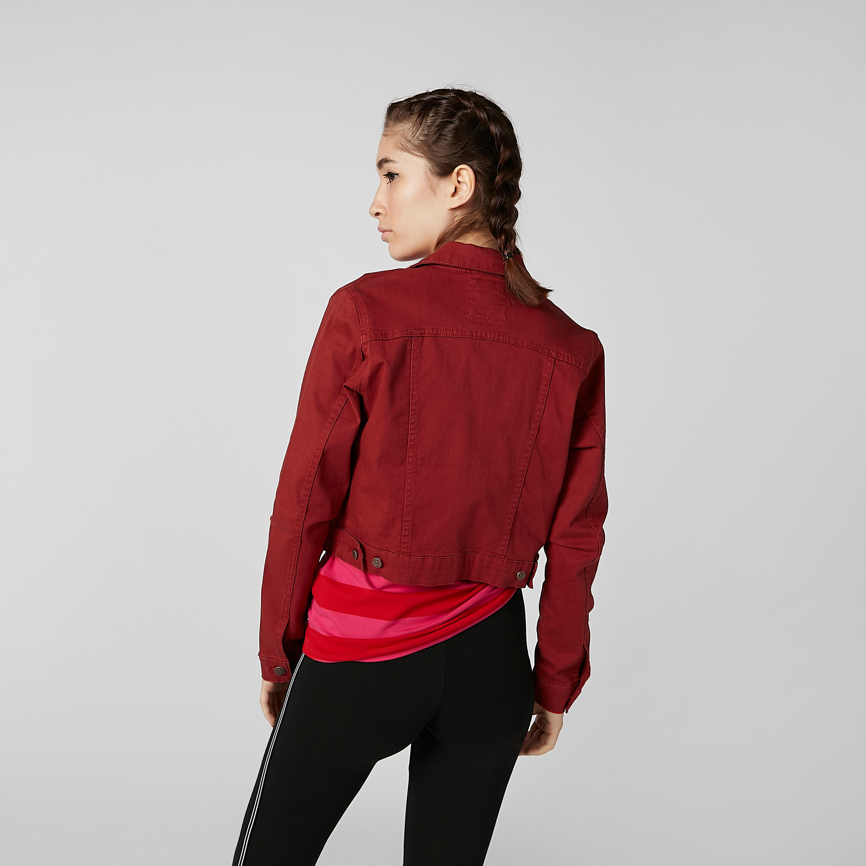جاكيت دينم مستدامة سادة بأكمام طويلة وجيوب بطيّة-women-winterwear-coatsandjackets-jackets-image-3