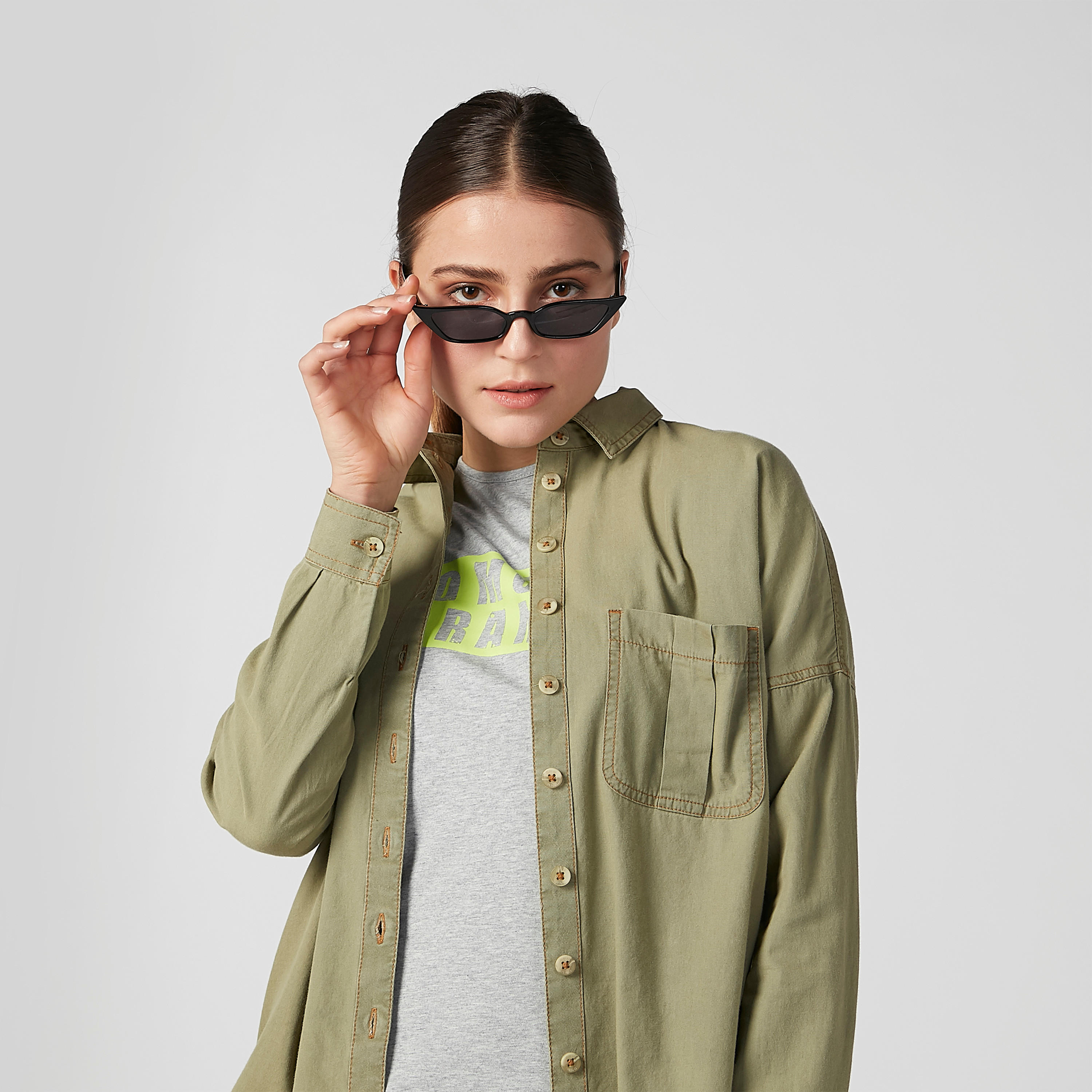 قميص مستدام سادة بأكمام طويلة وجيوب على الصدر -women-clothing-shirtsandblouses-shirts-image-4