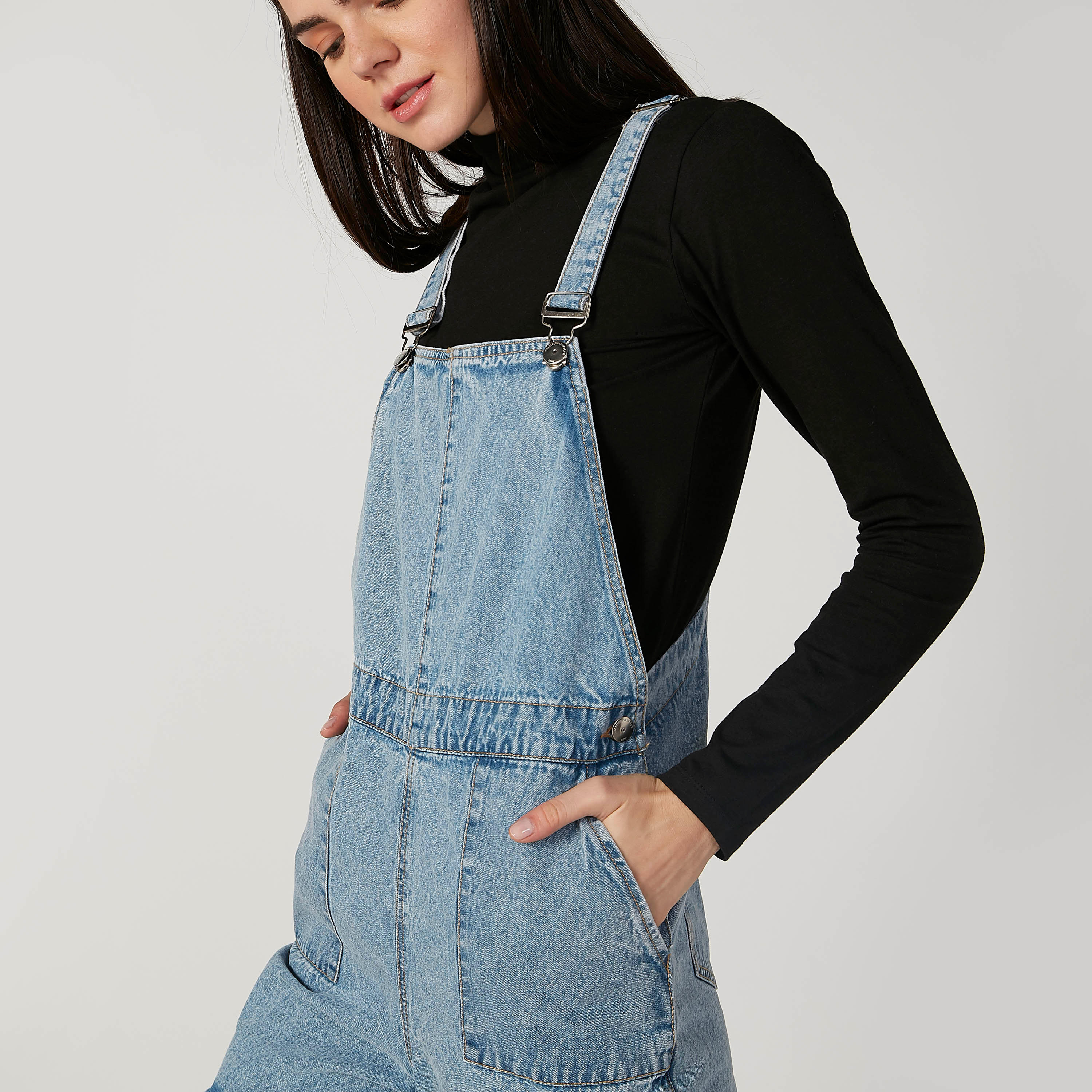 سروال دنغري مستدام سكيني فيت بخصر متوسّط الارتفاع وجيوب-women-clothing-bottoms-shorts-image-3