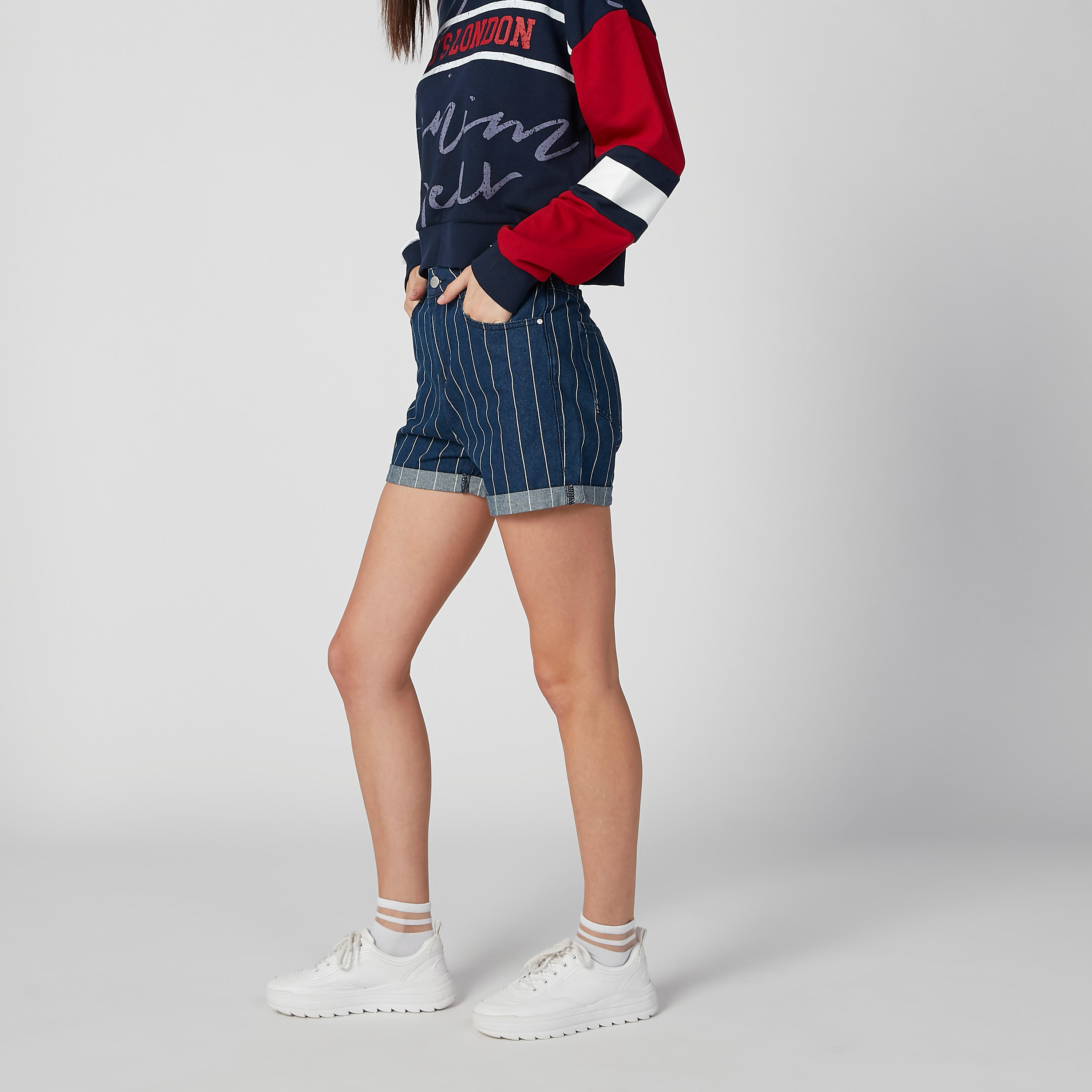 شورت مستدام مقلّم سكيني بخصر متوسط الارتفاع وجيوب -women-clothing-bottoms-shorts-image-2