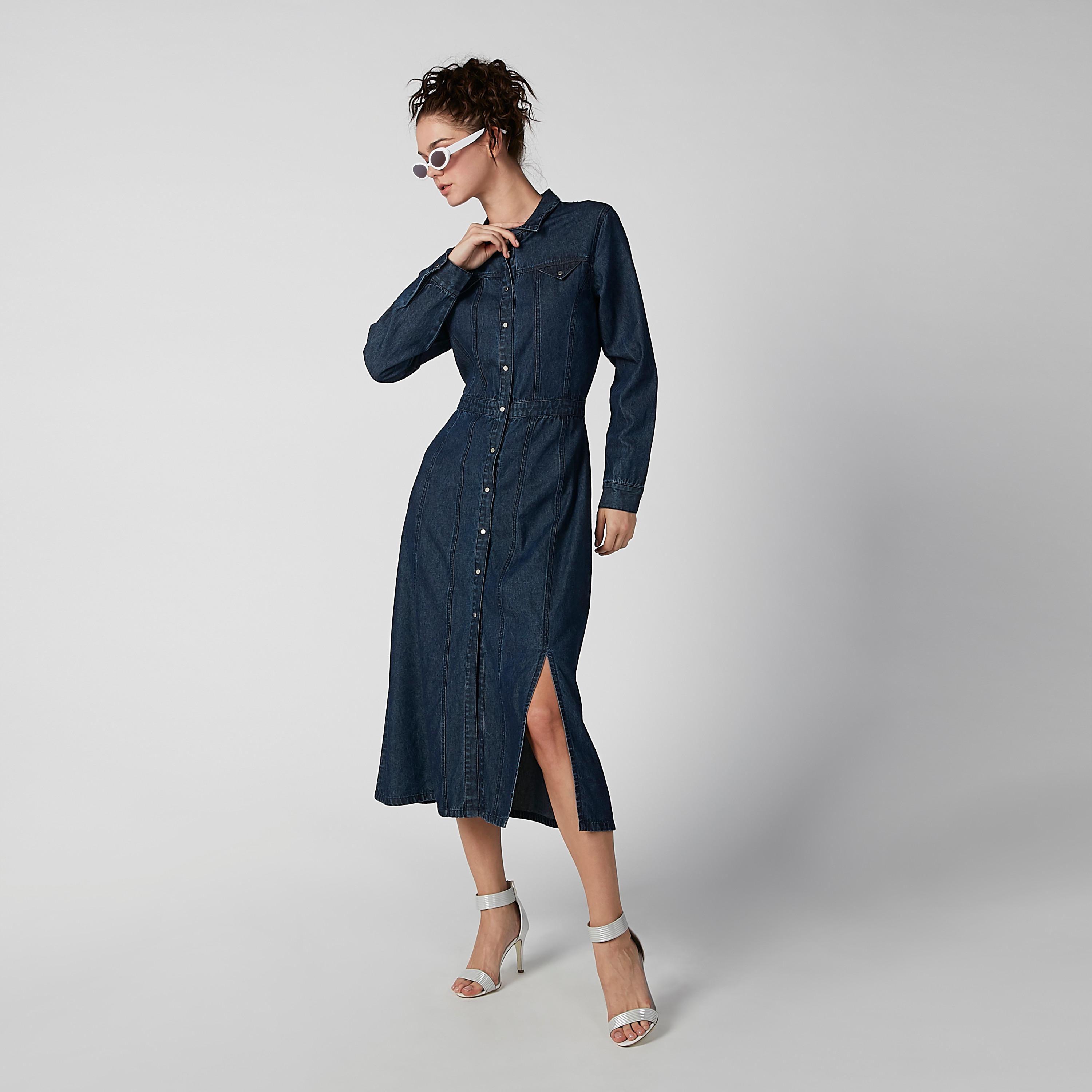 فستان قميص دينم سادة بأكمام طويلة وفتحة جانبية-women-clothing-dresses-image-3