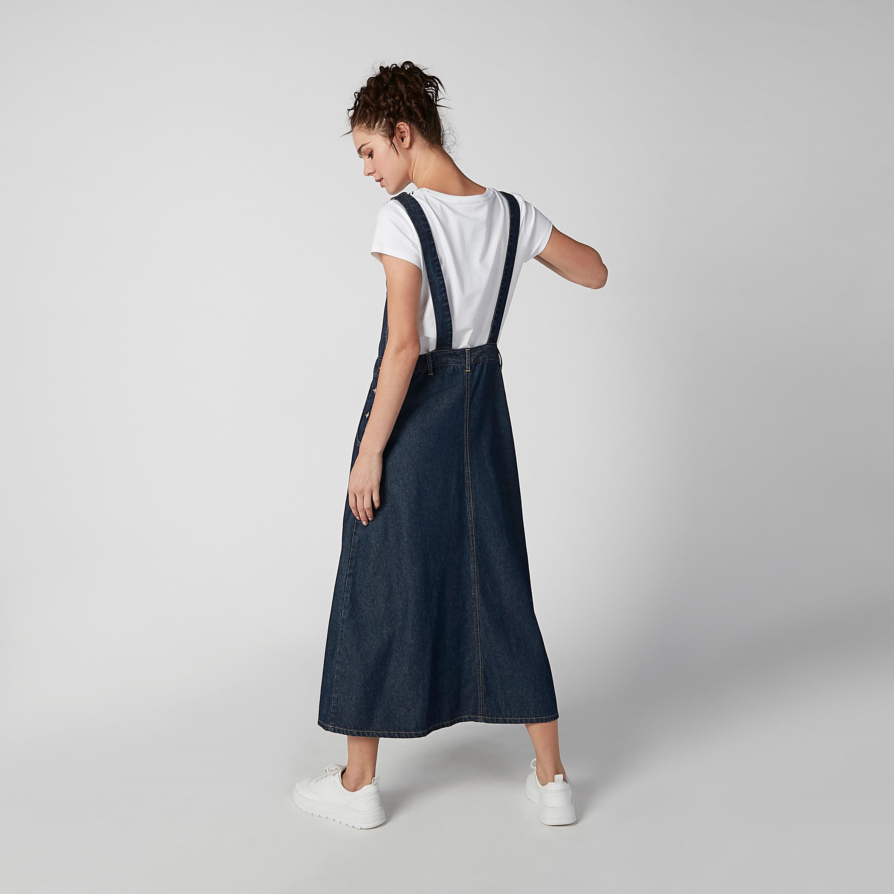 مريلة دينم سادة بجيوب وحلقات للحزام-women-clothing-dresses-image-4