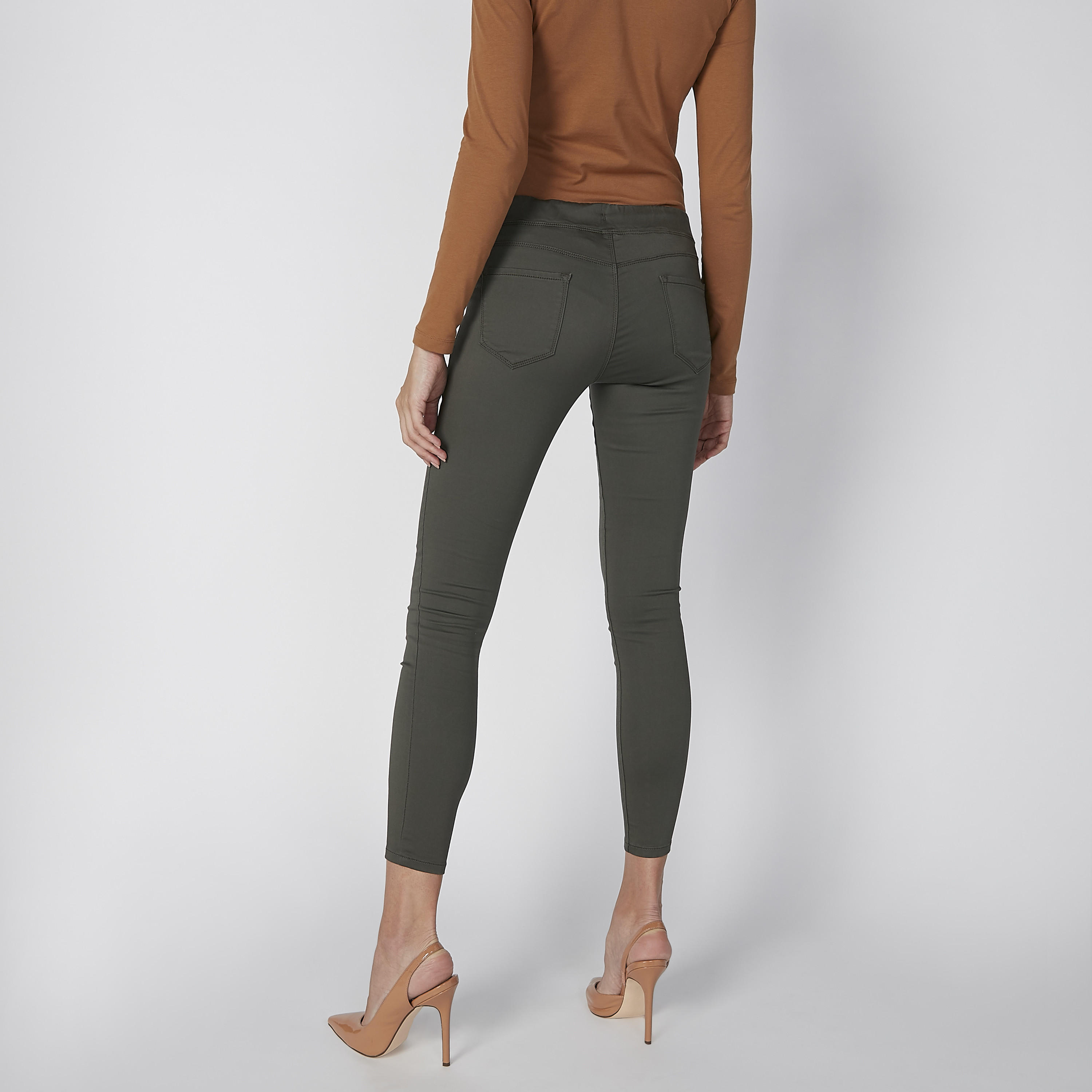 بنطال جينز سادة برباط وجيوب-women-clothing-bottoms-jeans-image-4