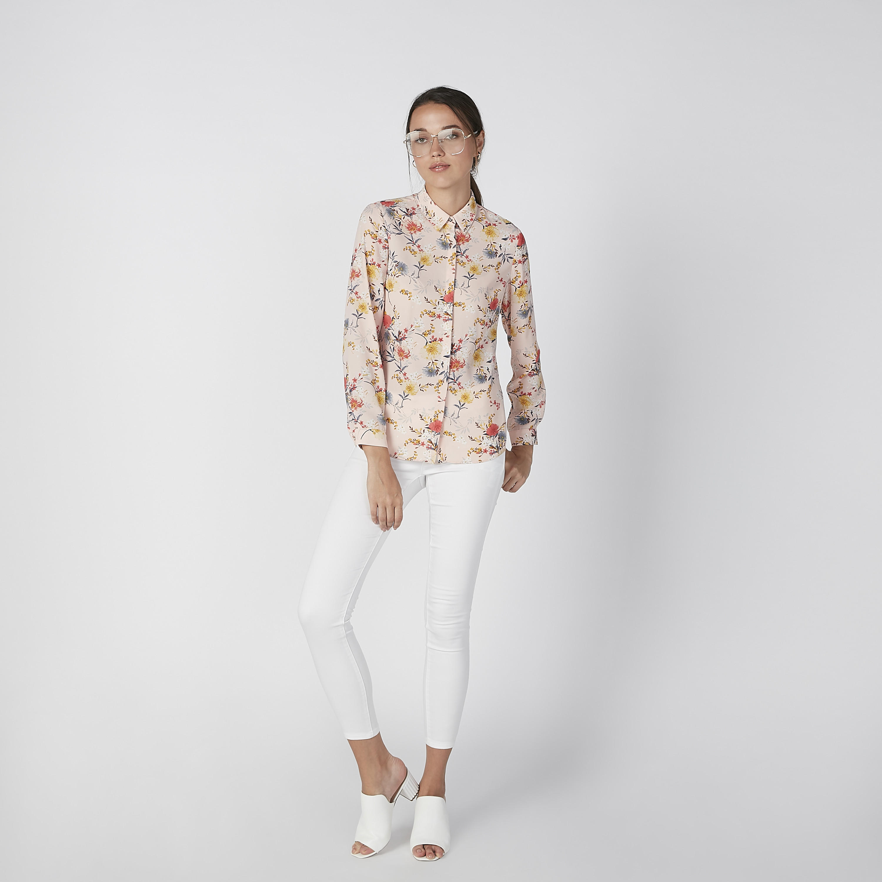 بنطال جينز سادة برباط وجيوب-women-clothing-bottoms-jeans-image-1