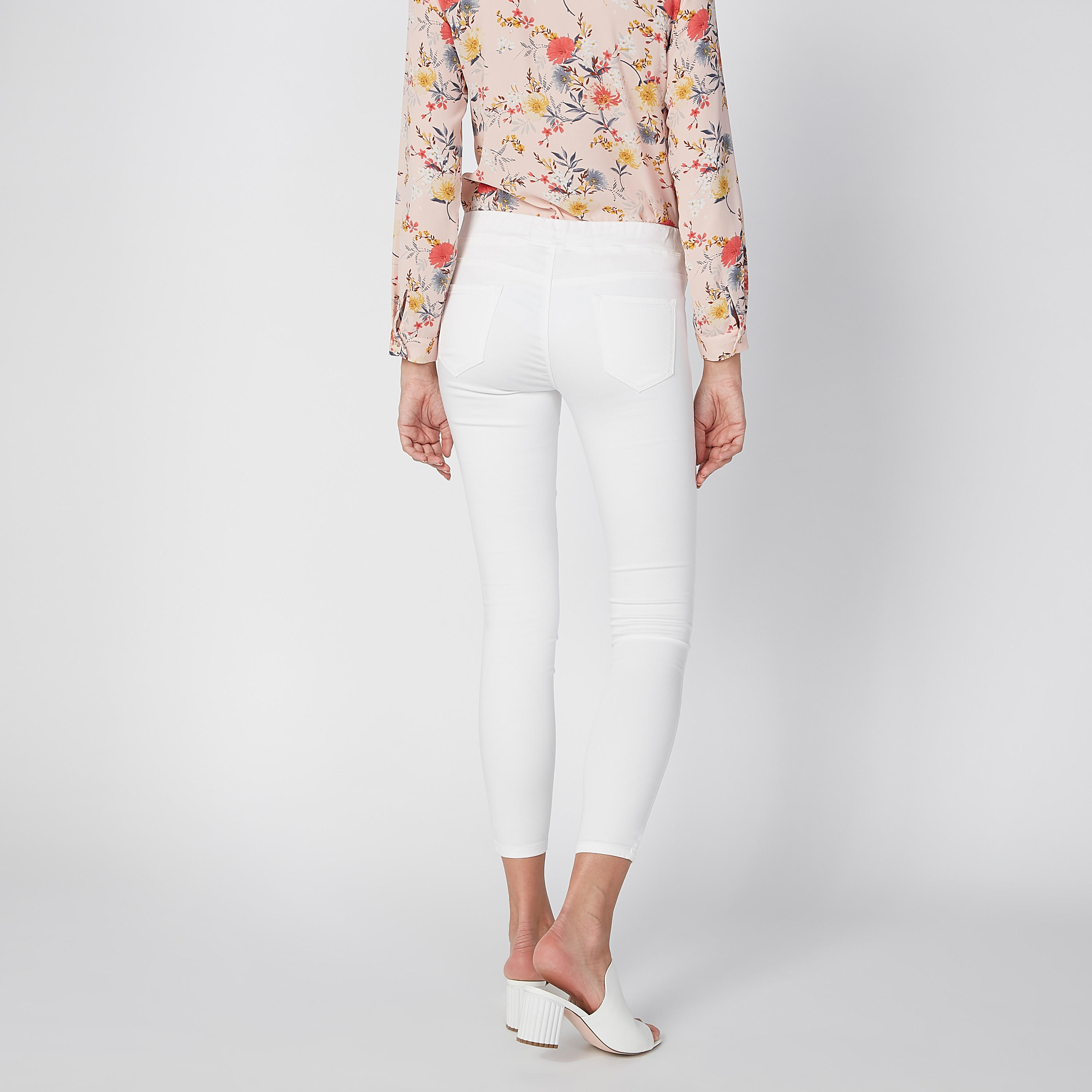 بنطال جينز سادة برباط وجيوب-women-clothing-bottoms-jeans-image-2