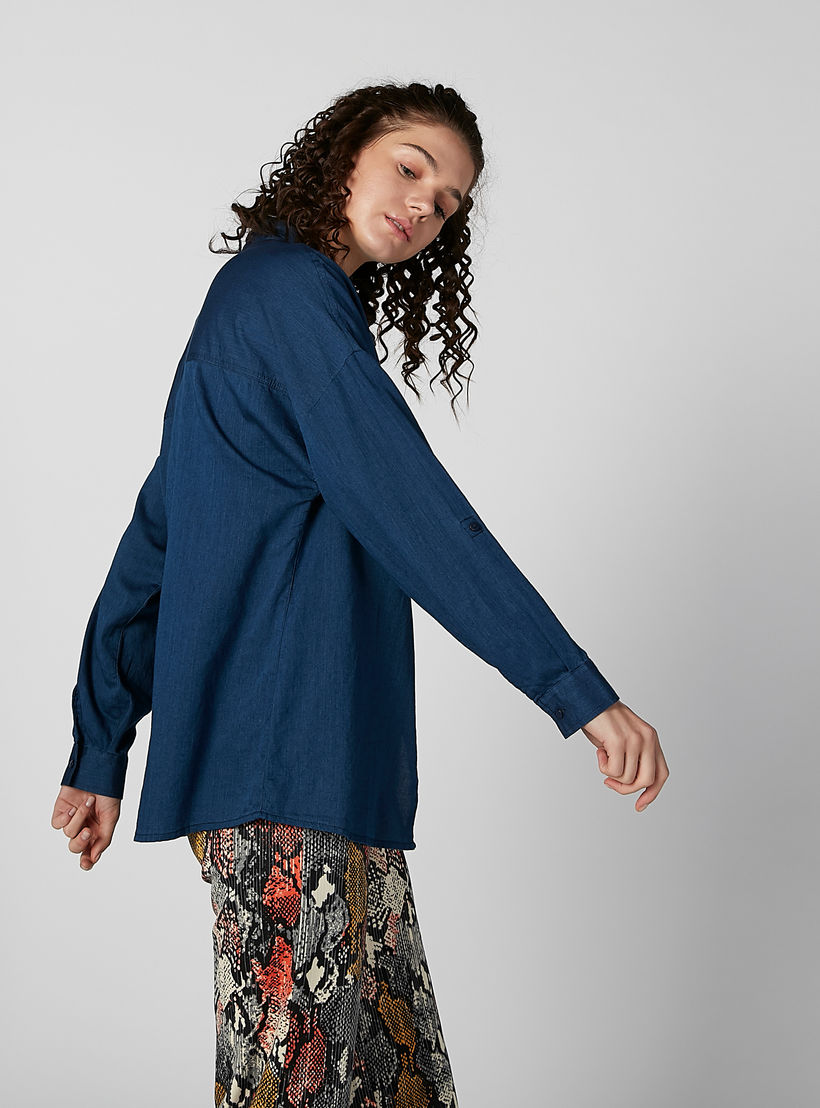 قميص سادة بياقة عاديّة وأزرار غير مرئية-women-clothing-shirtsandblouses-shirts-image-2