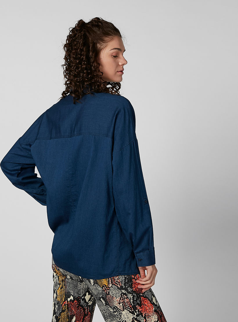 قميص سادة بياقة عاديّة وأزرار غير مرئية-women-clothing-shirtsandblouses-shirts-image-1