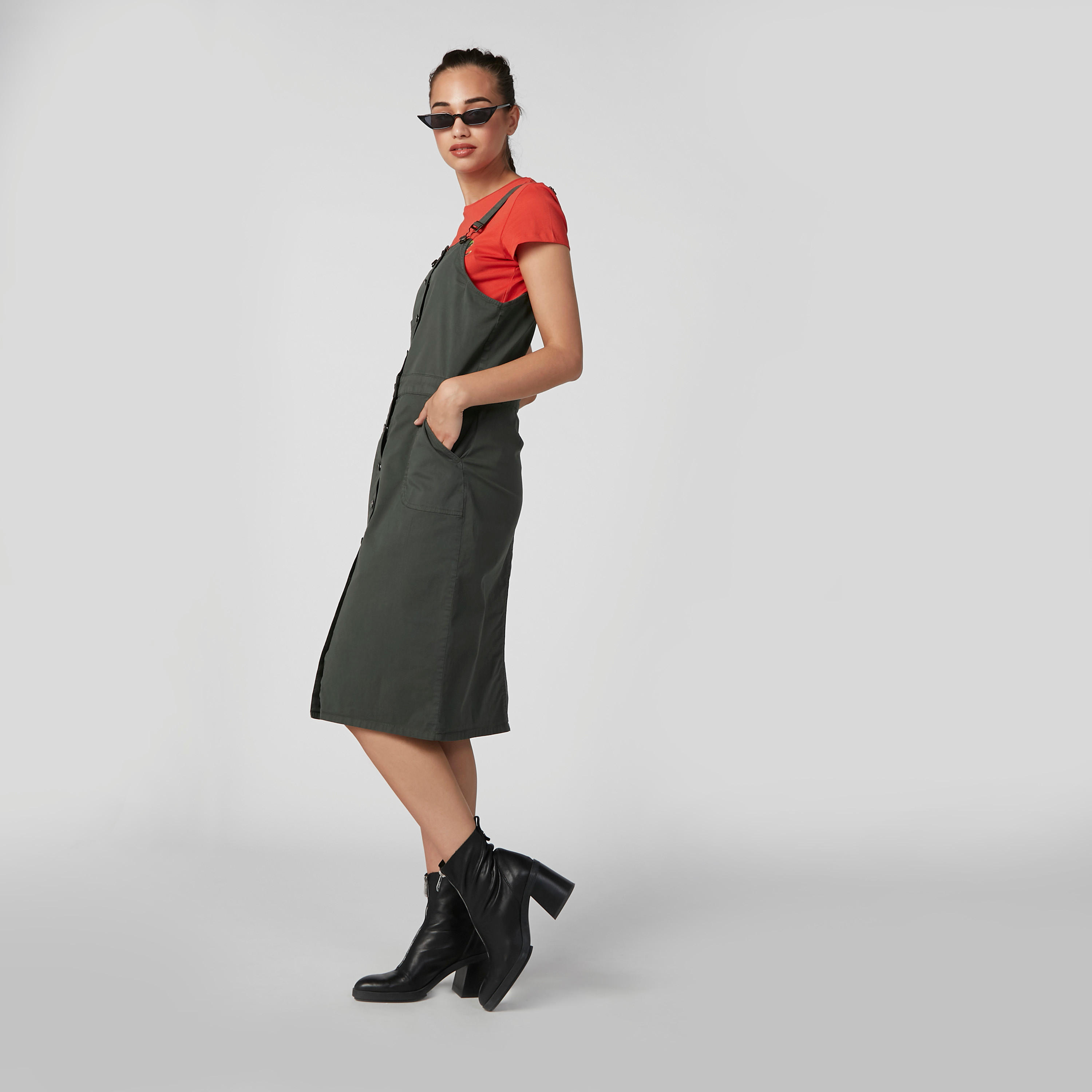 مريلة مستدامة سادة بجيوب -women-clothing-dresses-image-4