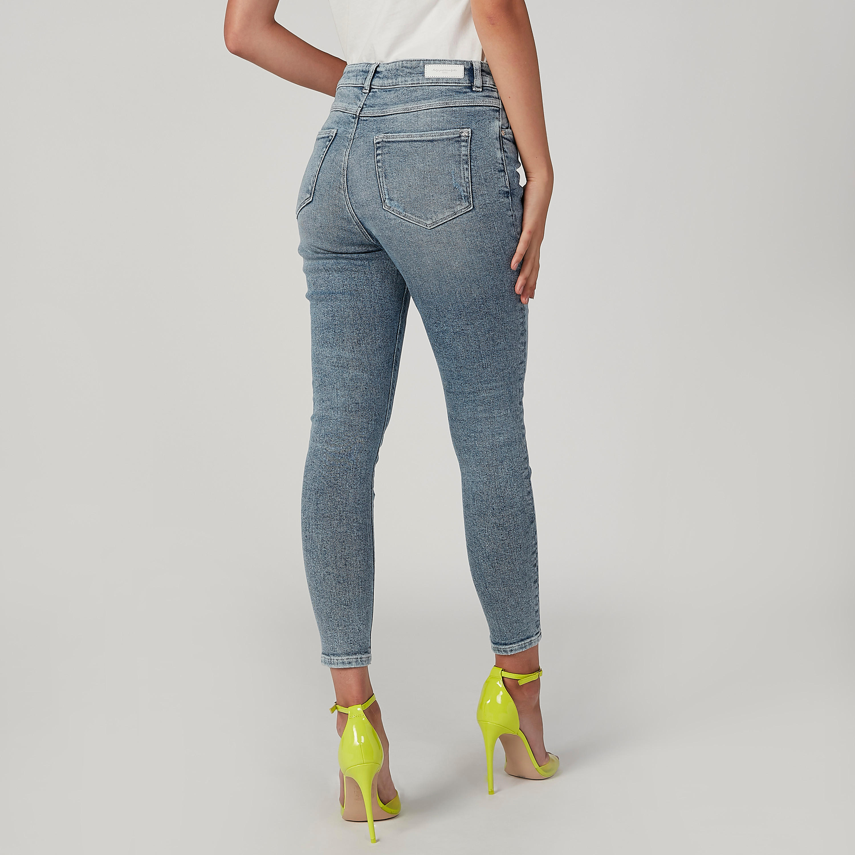 بنطلون جينز مستدام سكيني بخصر متوسط الارتفاع وجيوب -women-clothing-bottoms-jeans-image-4