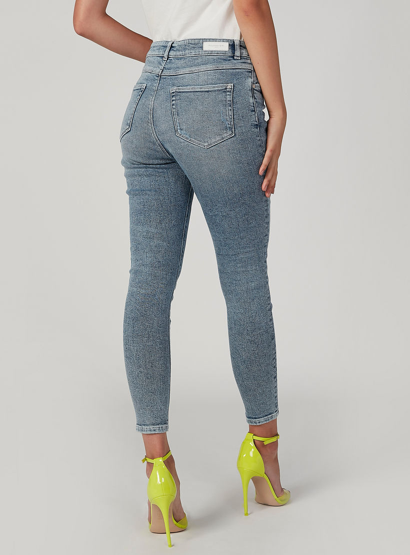 بنطلون جينز مستدام سكيني بخصر متوسط الارتفاع وجيوب -women-clothing-bottoms-jeans-image-4