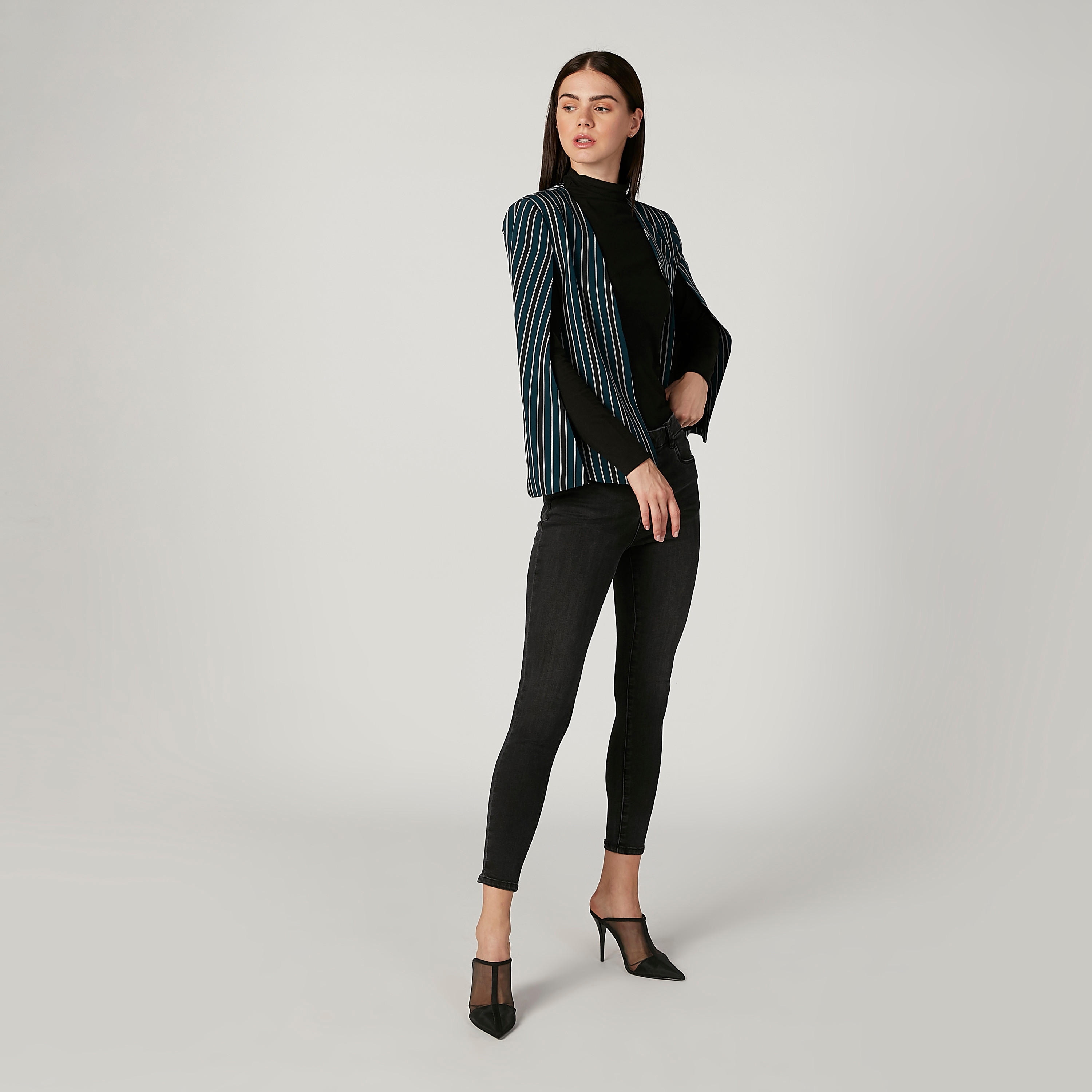 بنطلون جينز مستدام سكيني بخصر متوسط الارتفاع وجيوب -women-clothing-bottoms-jeans-image-2