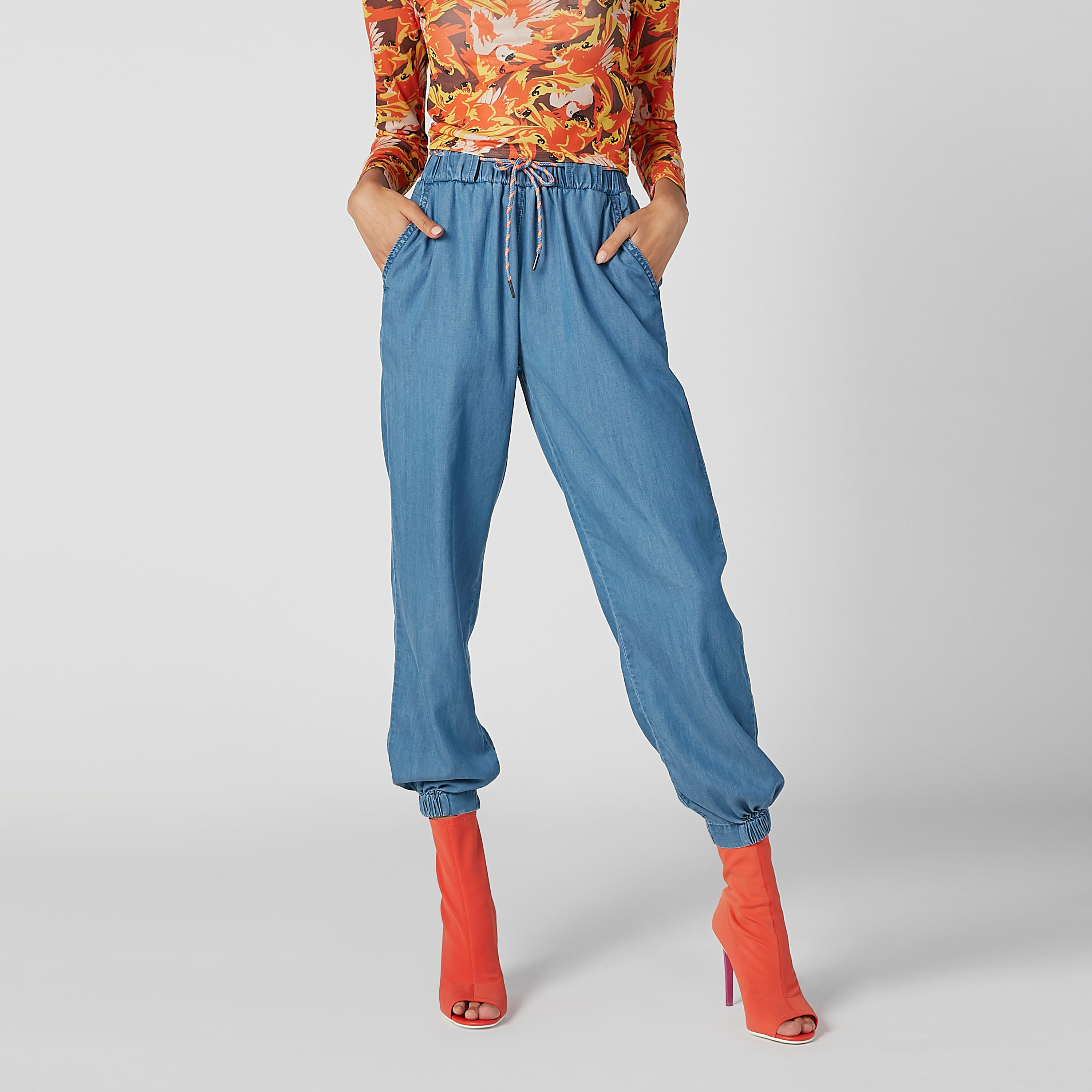 بنطلون مستدام سكيني سادة بخصر منخفض وجيوب-women-clothing-bottoms-jeans-image-1
