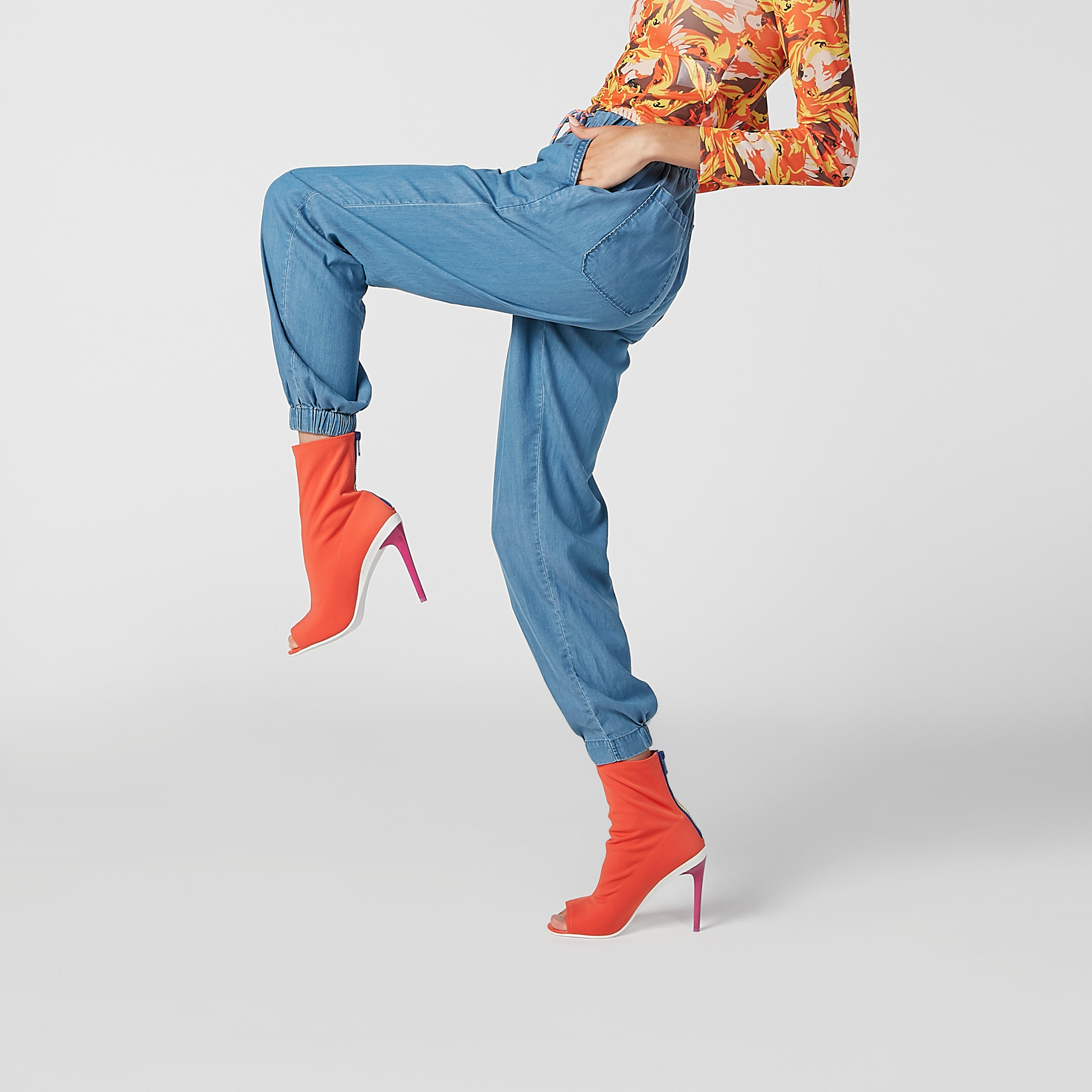 بنطلون مستدام سكيني سادة بخصر منخفض وجيوب-women-clothing-bottoms-jeans-image-3