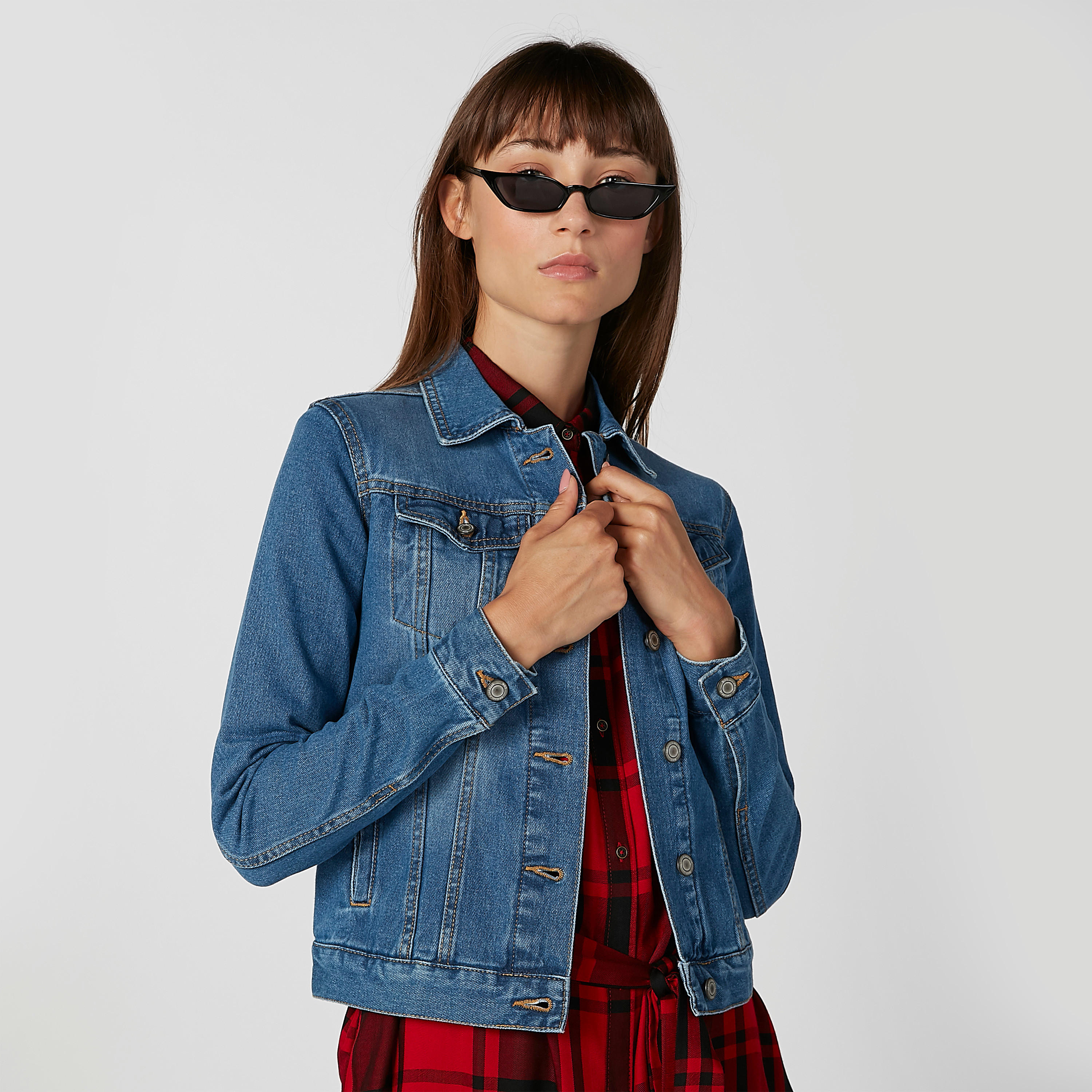 جاكيت جينز مستدام بأكمام طويلة وجيوب بطيّة -women-winterwear-coatsandjackets-jackets-image-4