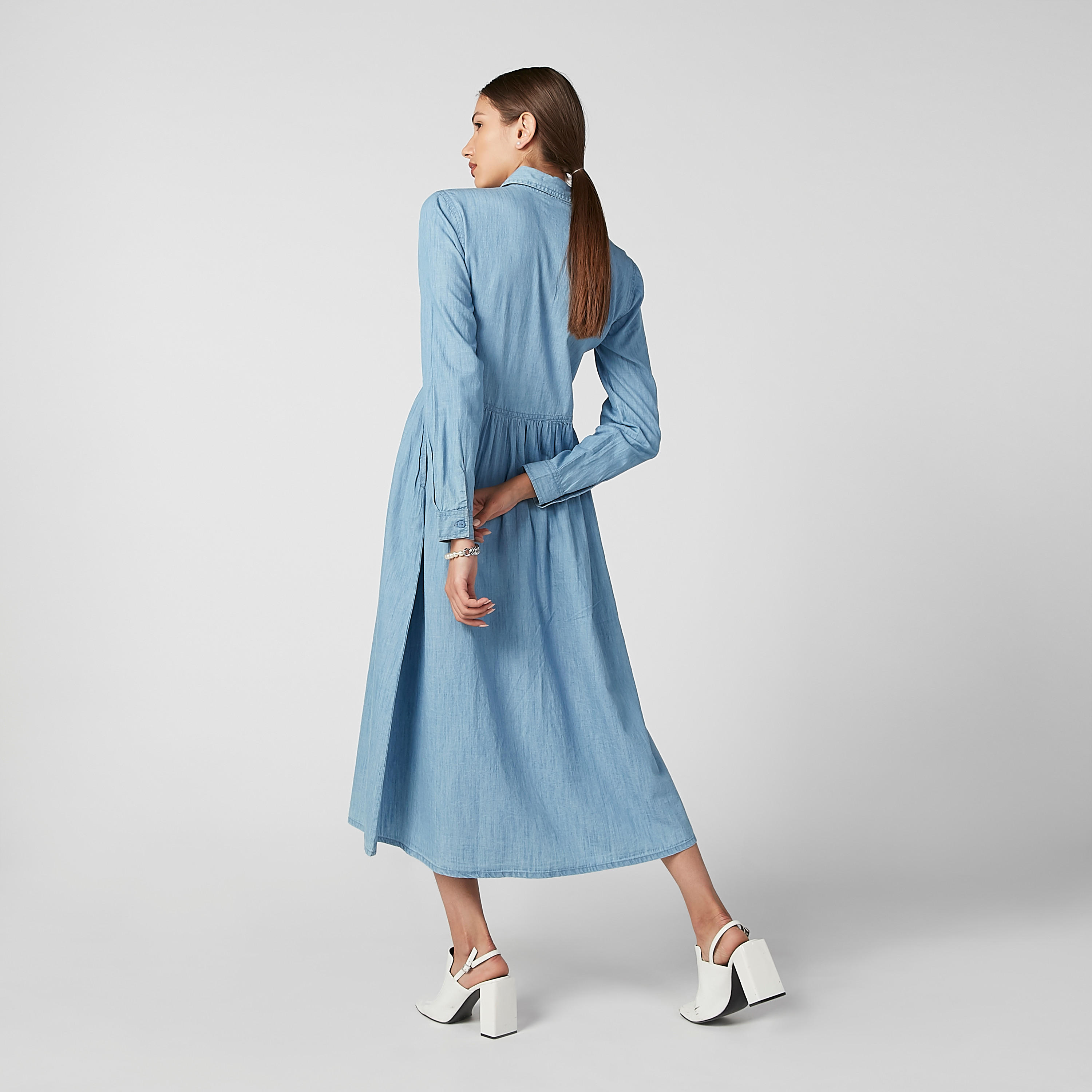 فستان قميص دينم ميدي إيه لاين سادة بأكمام طويلة وجيوب-women-clothing-dresses-image-2