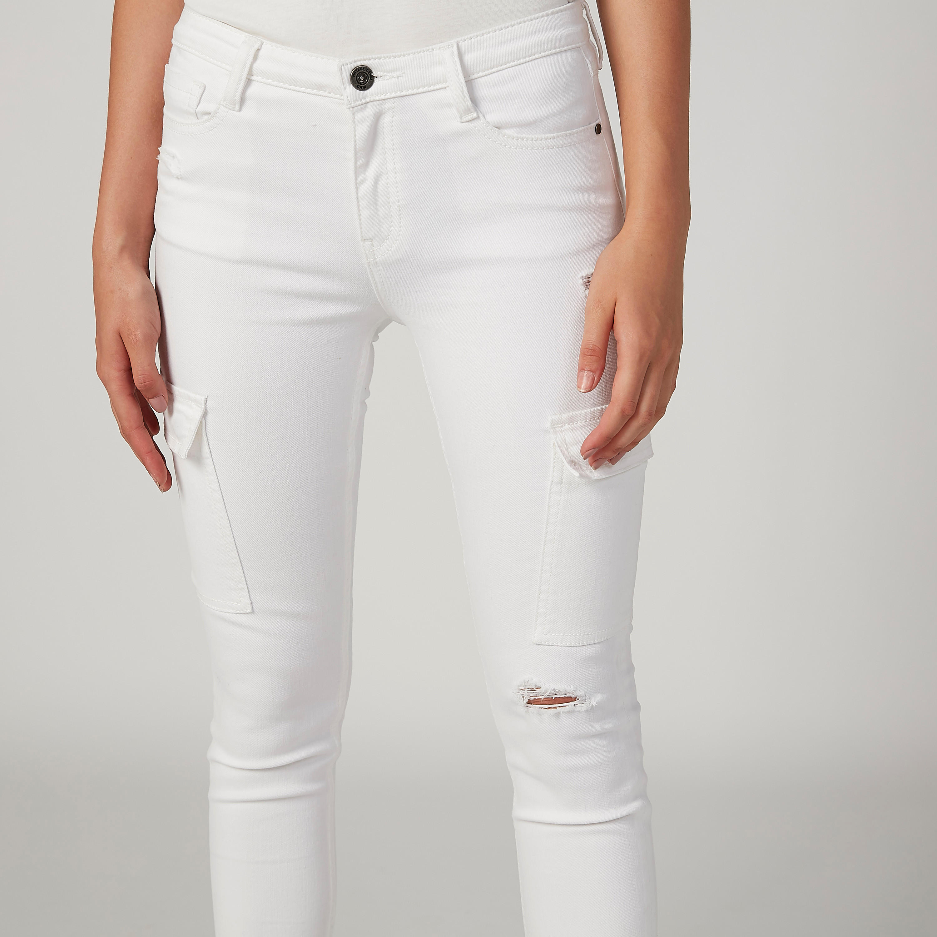 بنطلون جينز مستدام سكيني ممزّق بخصر متوسط الارتفاع وجيوب -women-clothing-bottoms-jeans-image-3