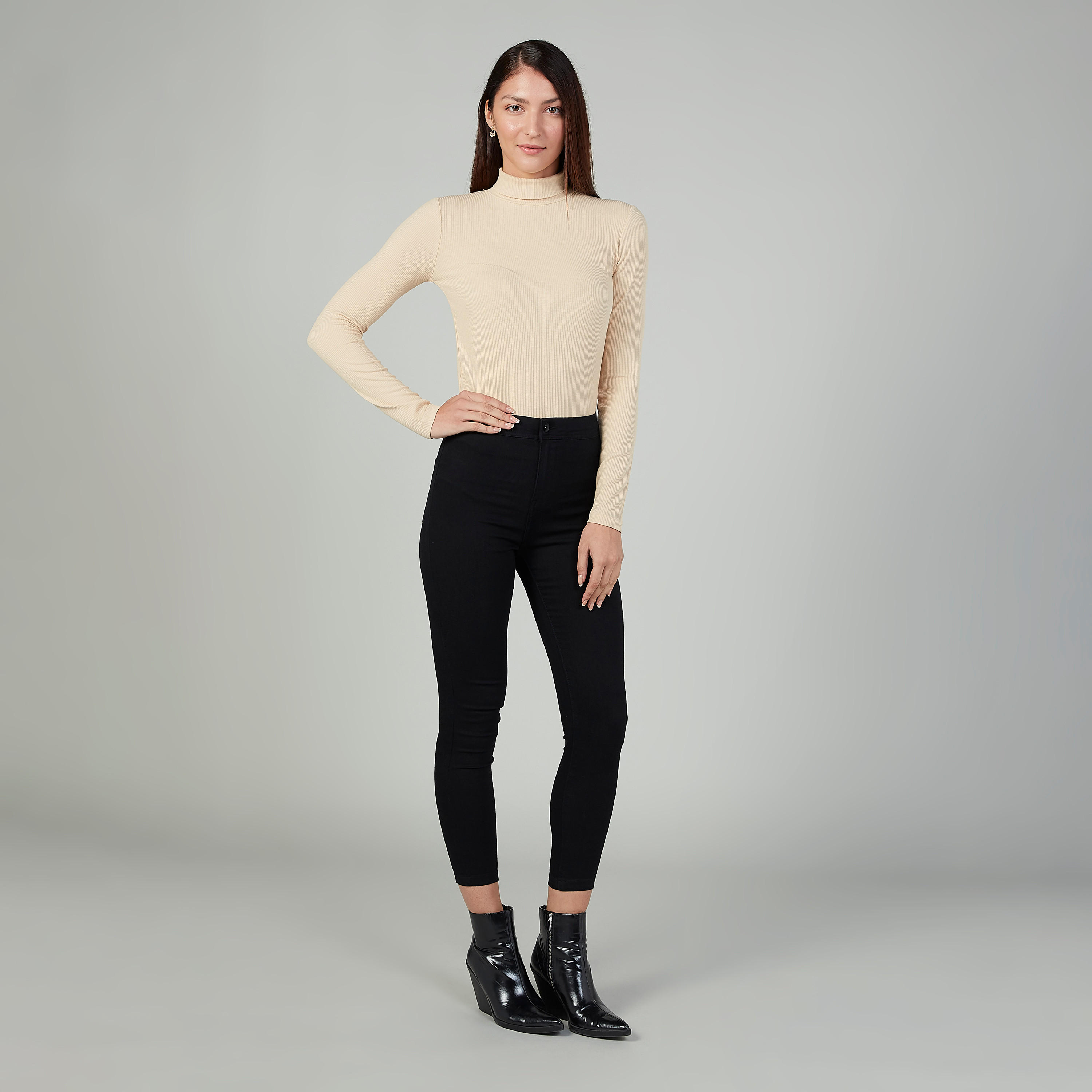 بنطلون جينز مستدام سكيني سادة بخصر متوسط الإرتفاع  وجيوب-women-clothing-bottoms-jeans-image-2