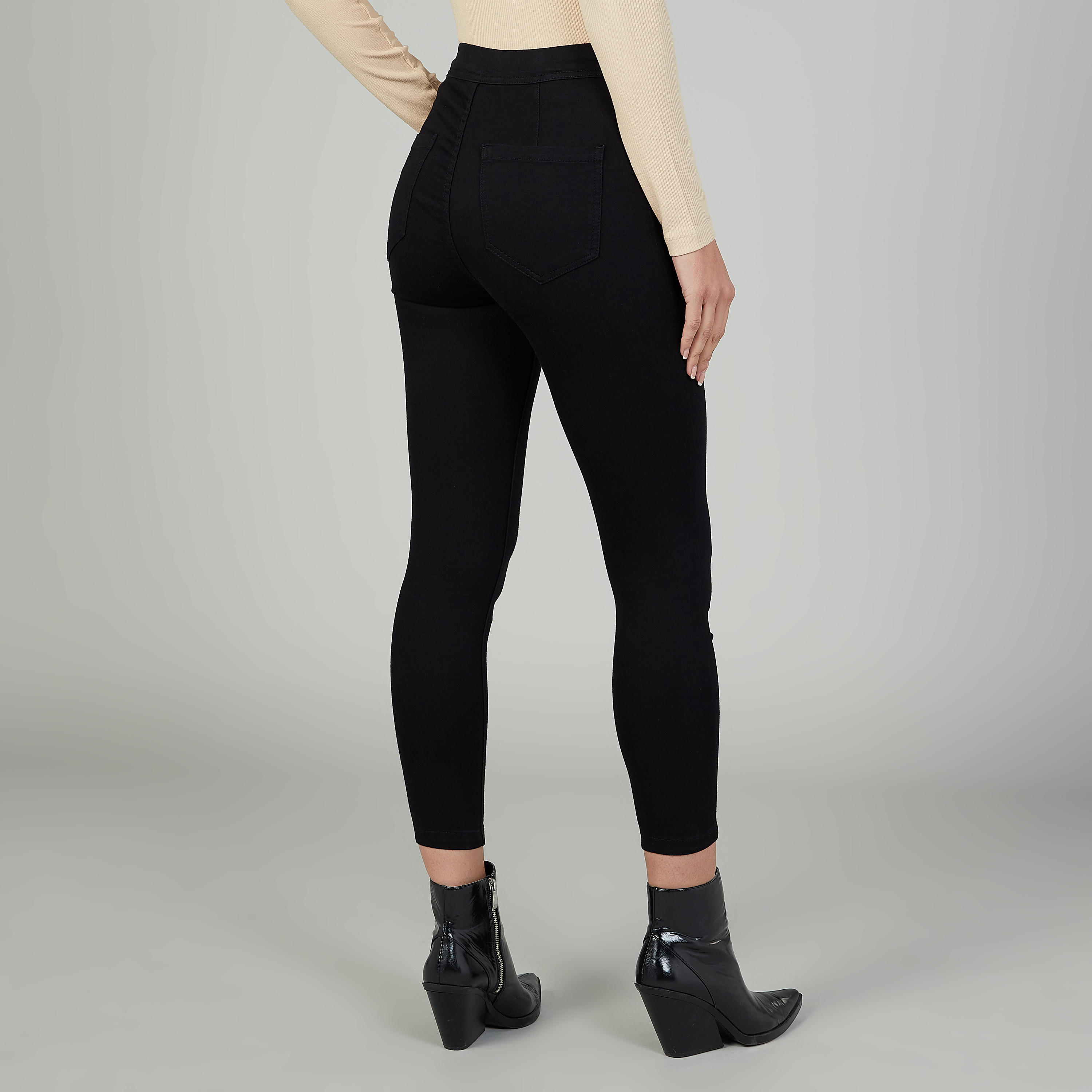 بنطلون جينز مستدام سكيني سادة بخصر متوسط الإرتفاع  وجيوب-women-clothing-bottoms-jeans-image-4