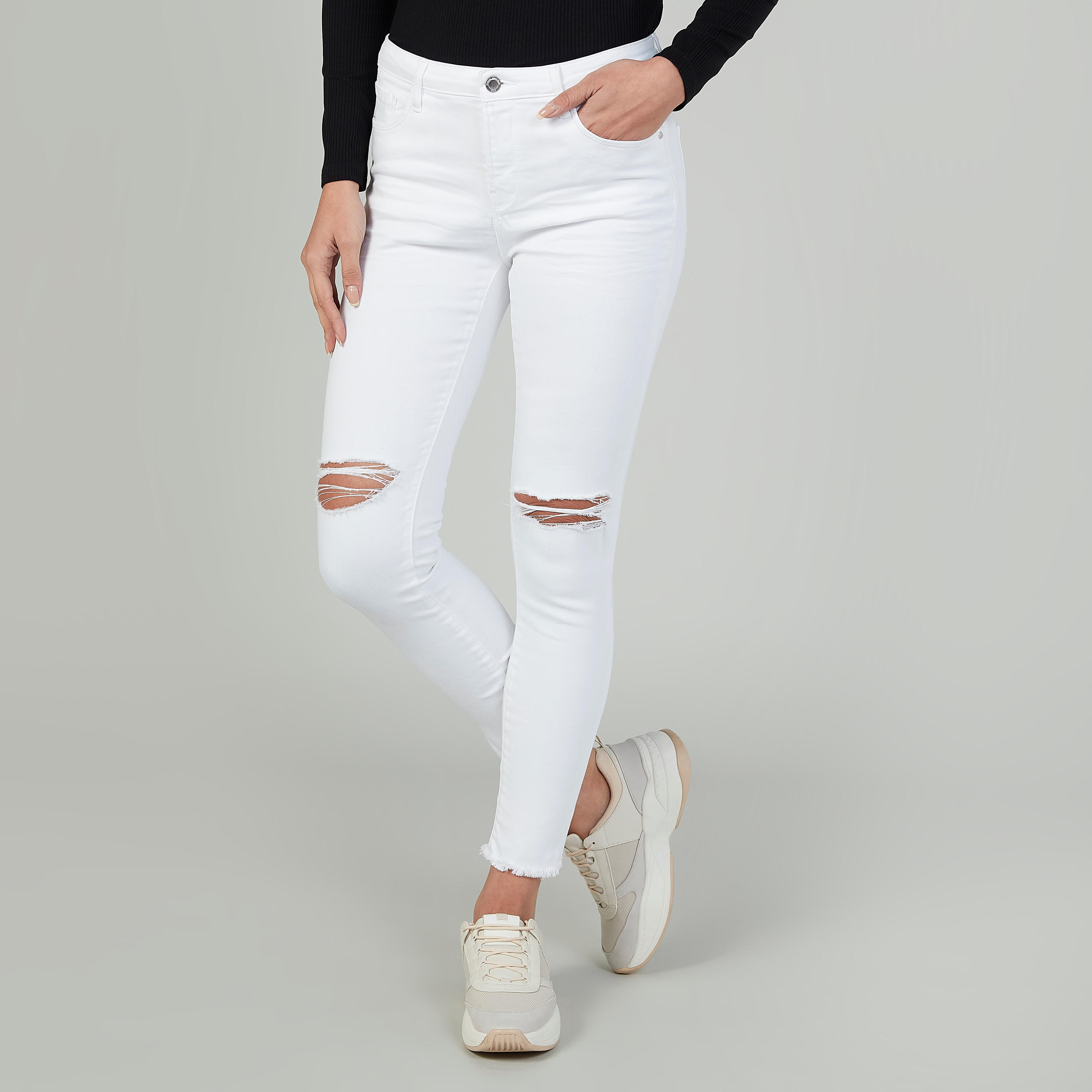 بنطلون جينز بتصميم ممزق وزر إغلاق-women-clothing-bottoms-jeans-image-1