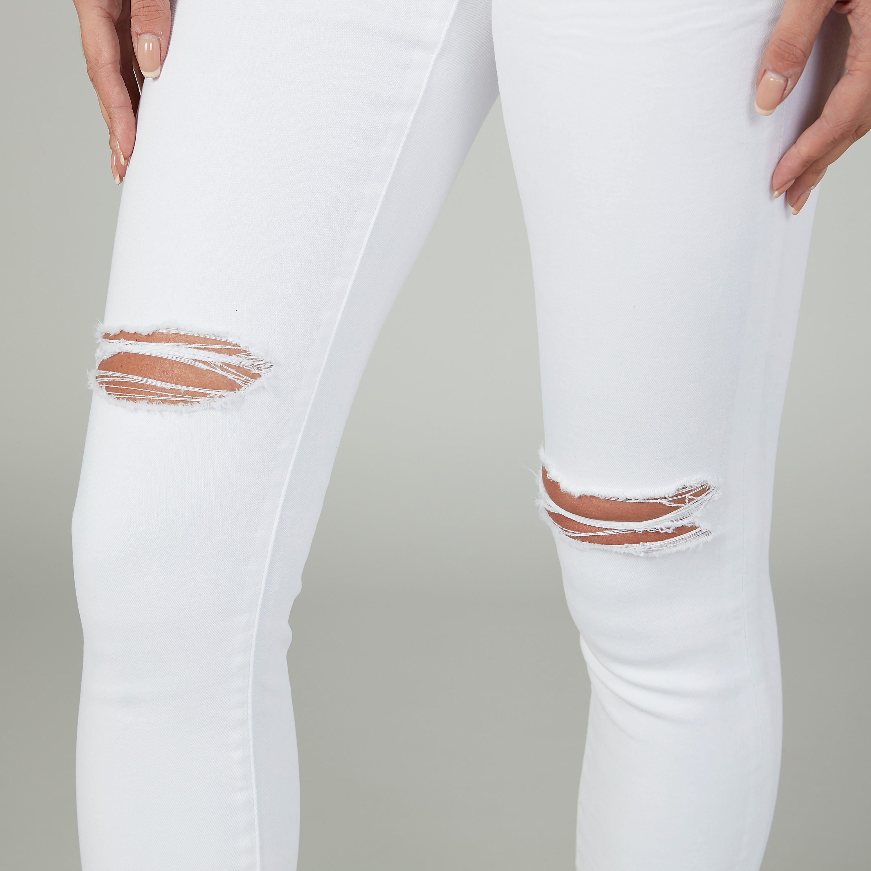 بنطلون جينز بتصميم ممزق وزر إغلاق-women-clothing-bottoms-jeans-image-3