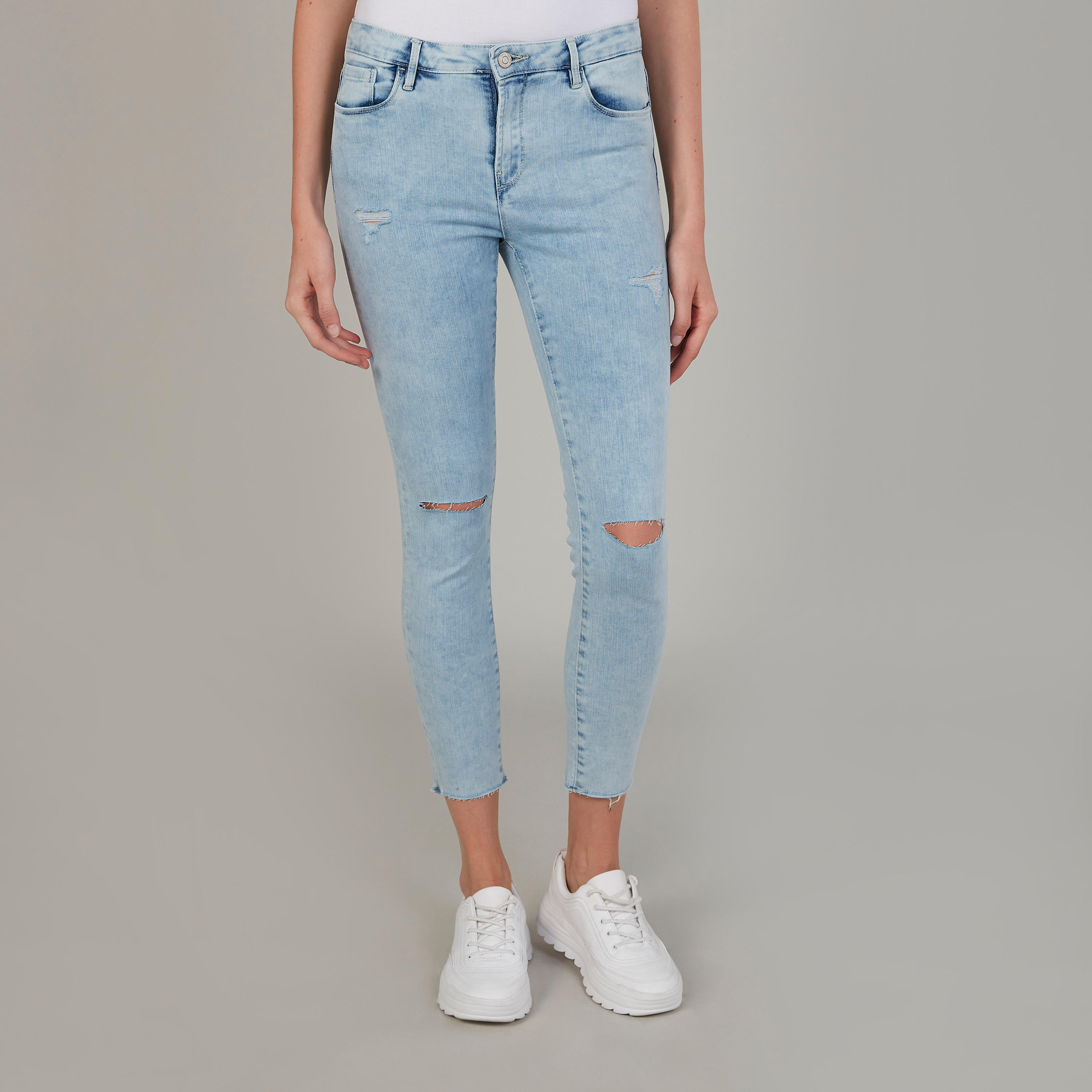 بنطلون جينز ممزّق بجيوب وحلقات حزام-women-clothing-bottoms-jeans-image-1