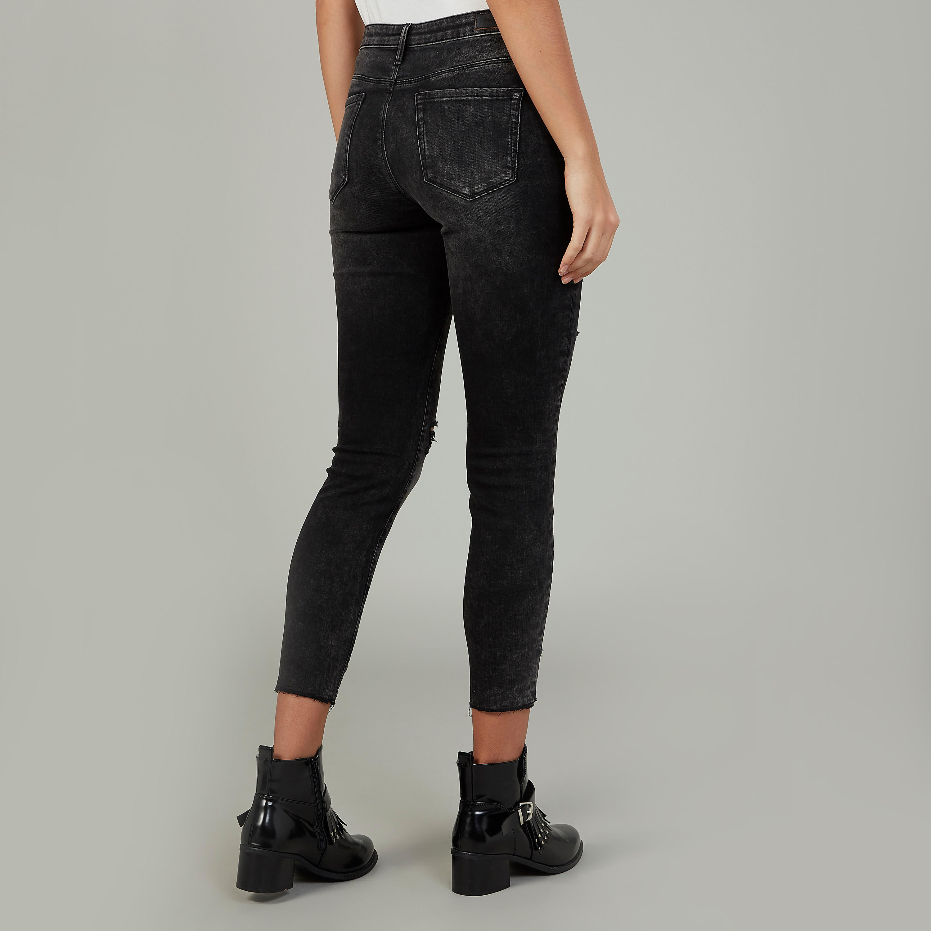 بنطلون جينز دنيم مضلّع بجيوب-women-clothing-bottoms-jeans-image-4
