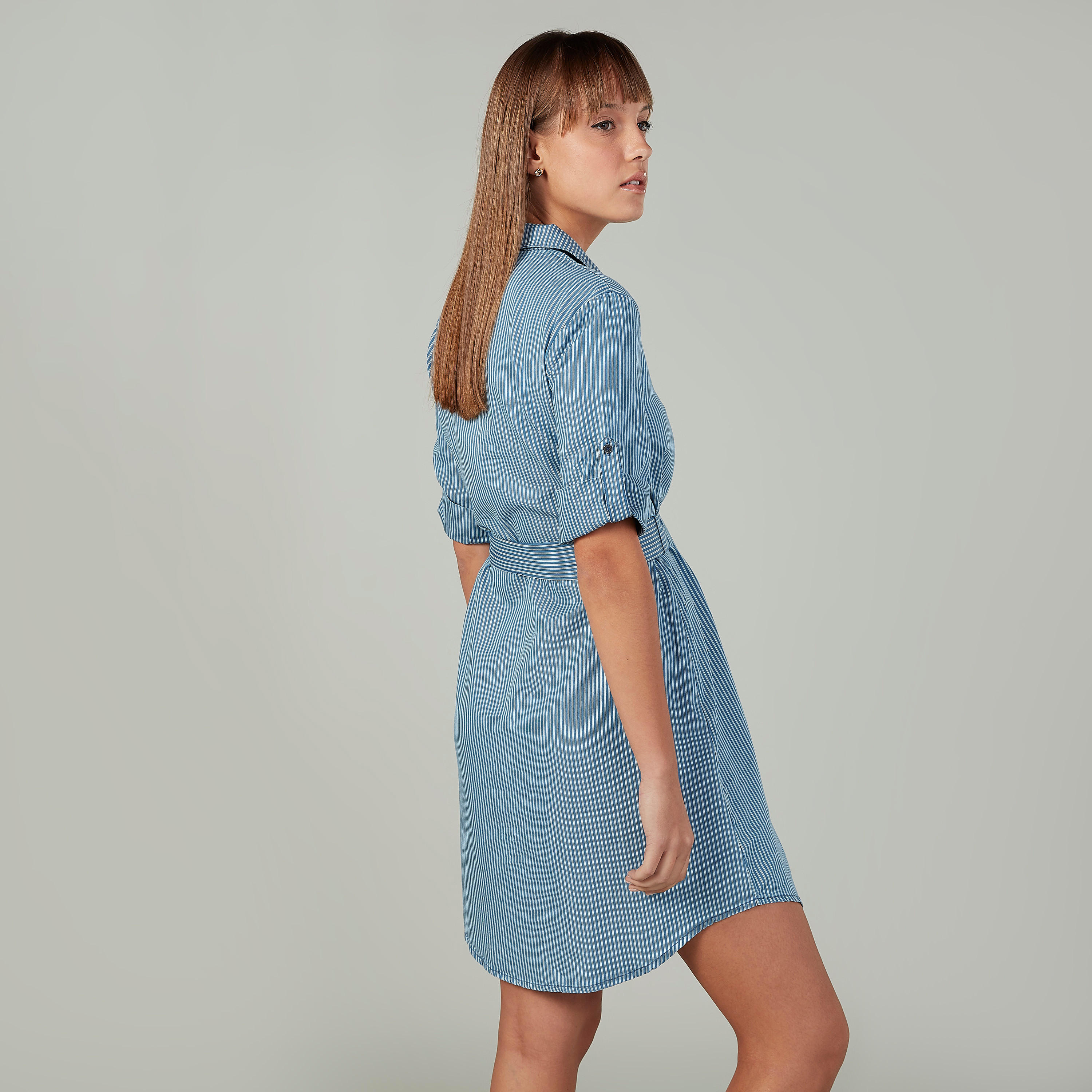 فستان قميص قصير مقلّم بأكمام طويلة بألسنة تثبيت بأزرار وأربطة-women-clothing-dresses-image-4
