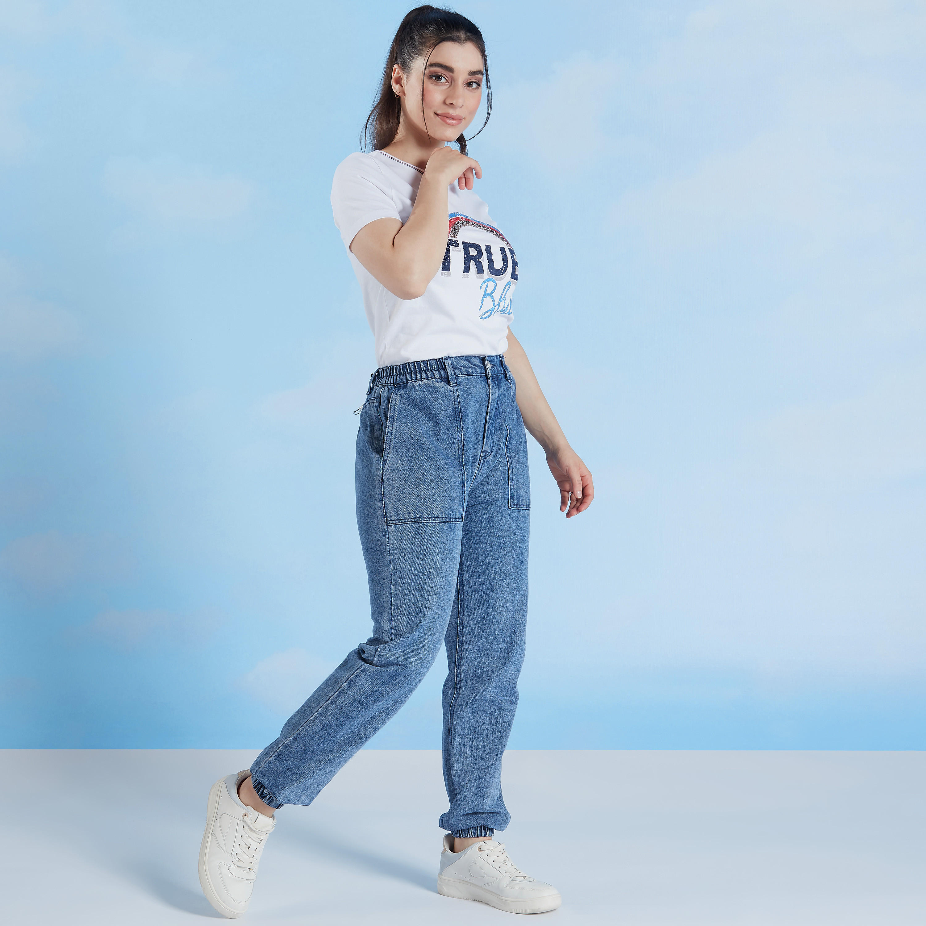 بنطلون رياضي مستدام دينم سادة بقصة ضيقة وخصر متوسط الارتفاع وجيوب-women-clothing-bottoms-joggers-image-2