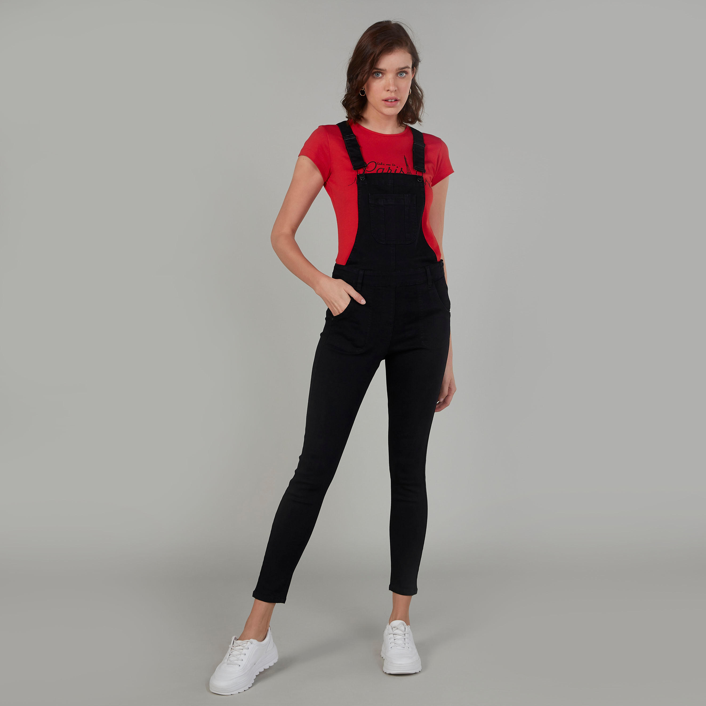 دنغري مستدام سادة بجيوب وحمالات قابلة للتعديل-women-clothing-bottoms-jeans-image-1